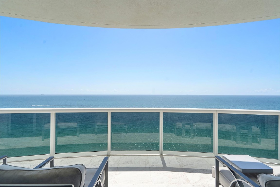 16001 Collins Ave 2001