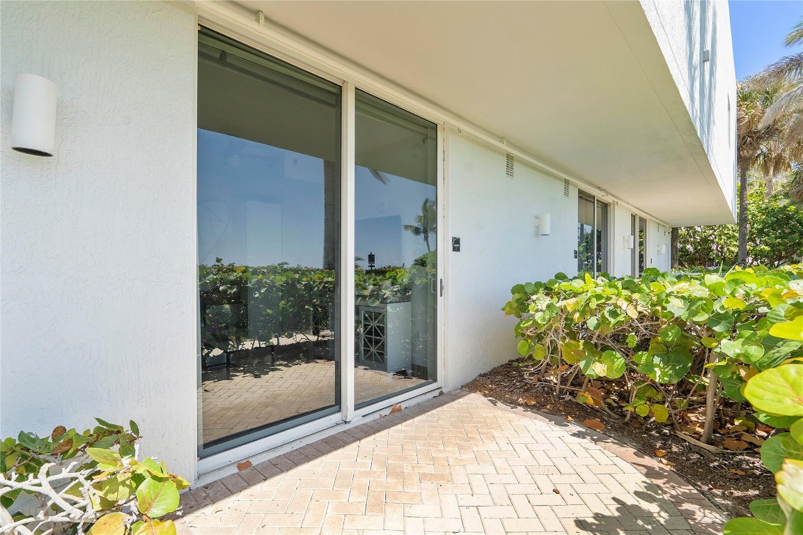 16001 Collins Ave 2001