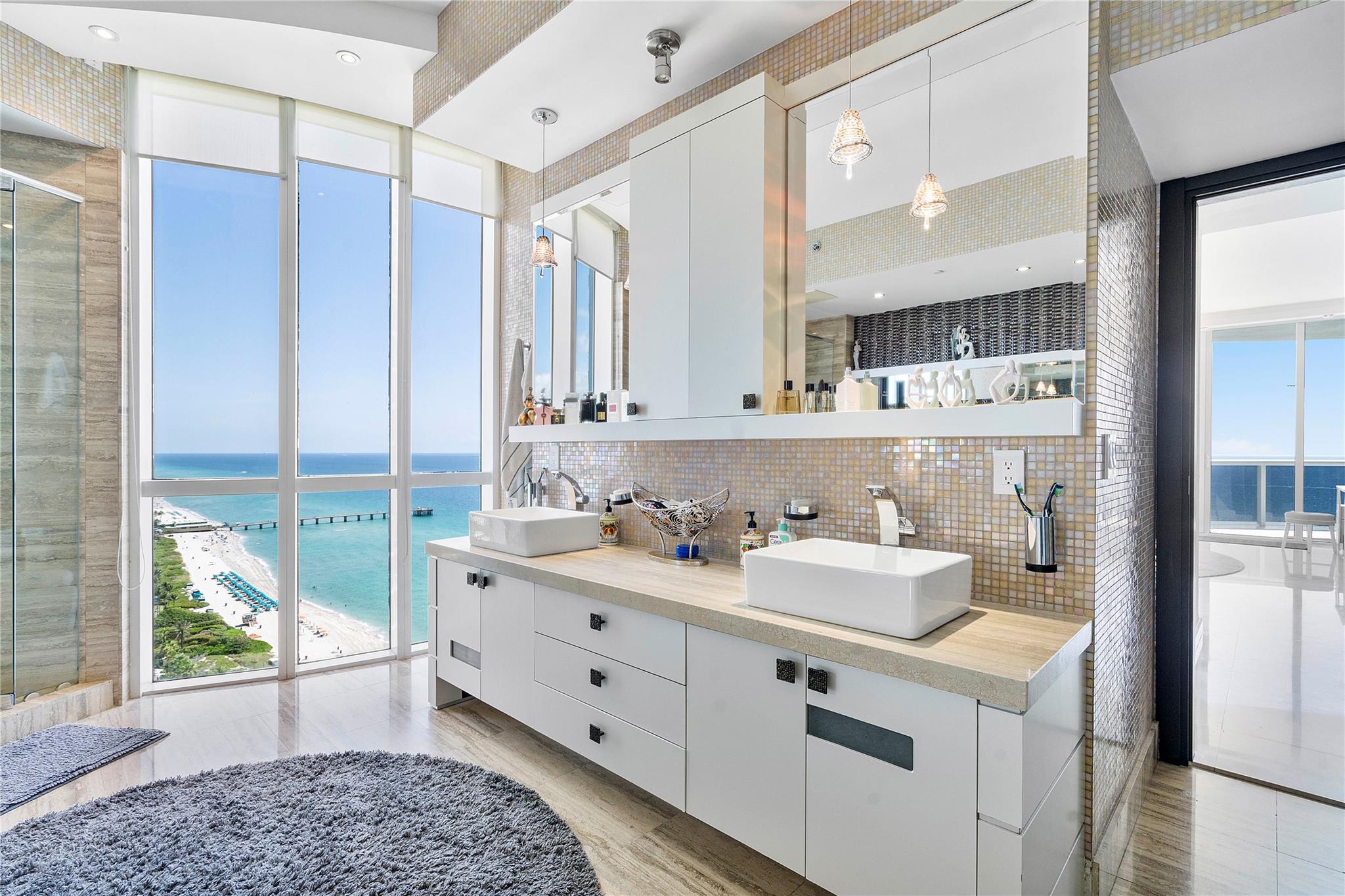 16001 Collins Ave 2001