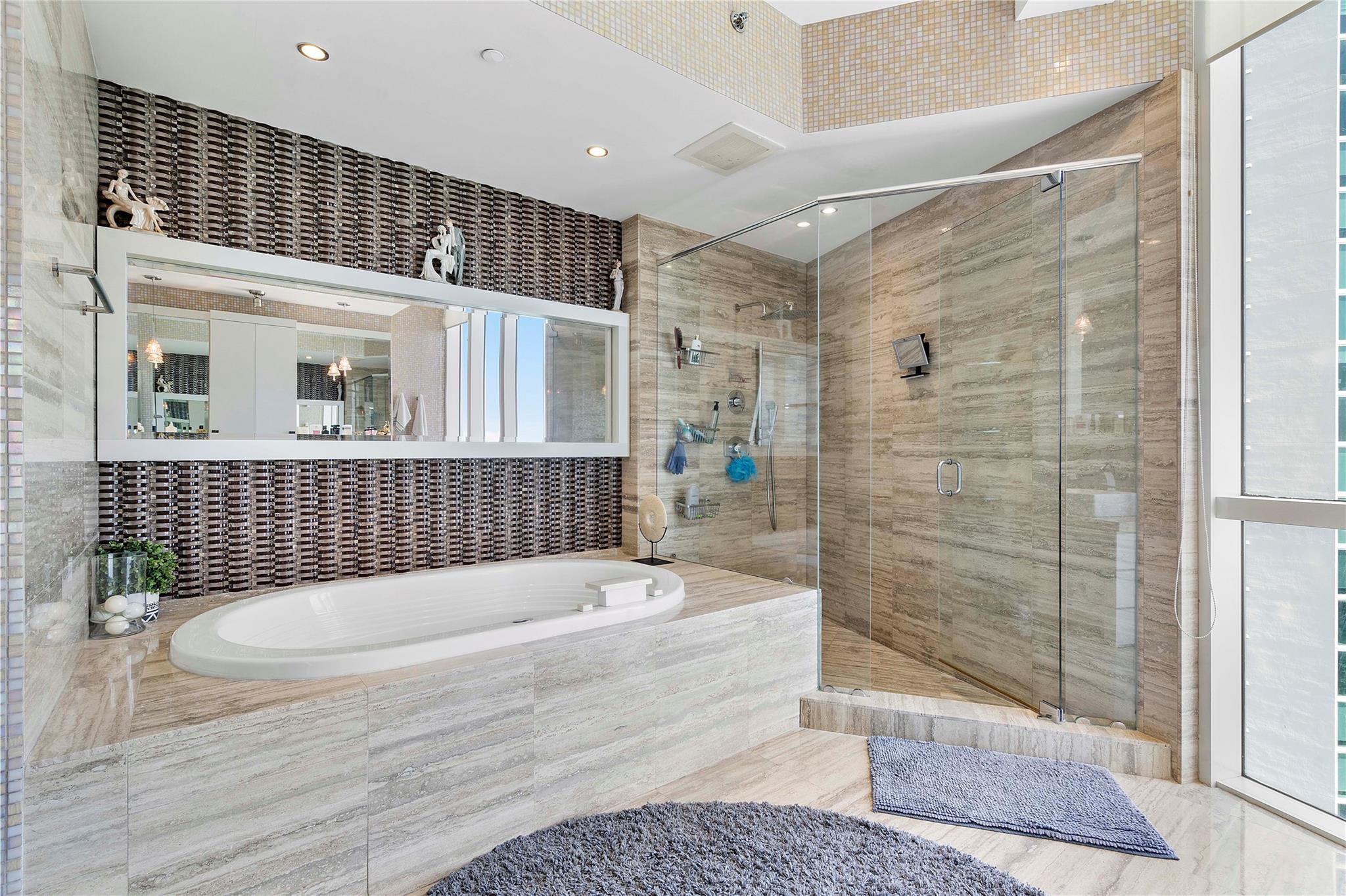 16001 Collins Ave 2001