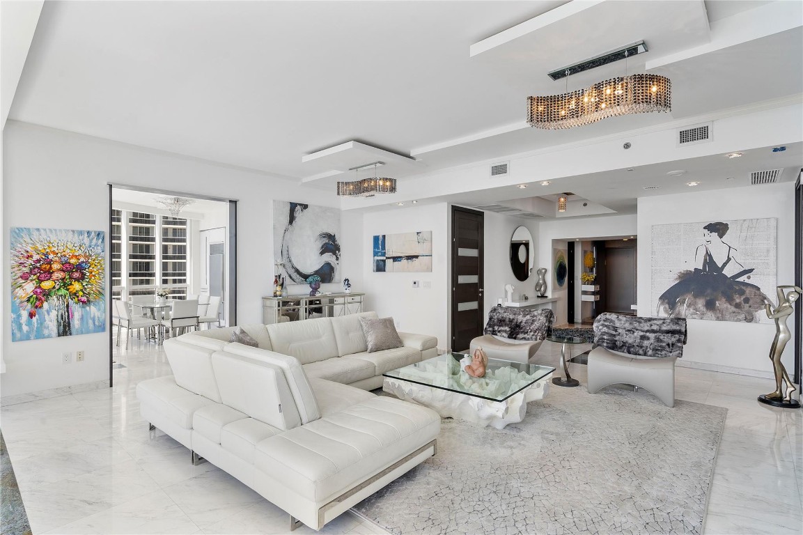 16001 Collins Ave 2001