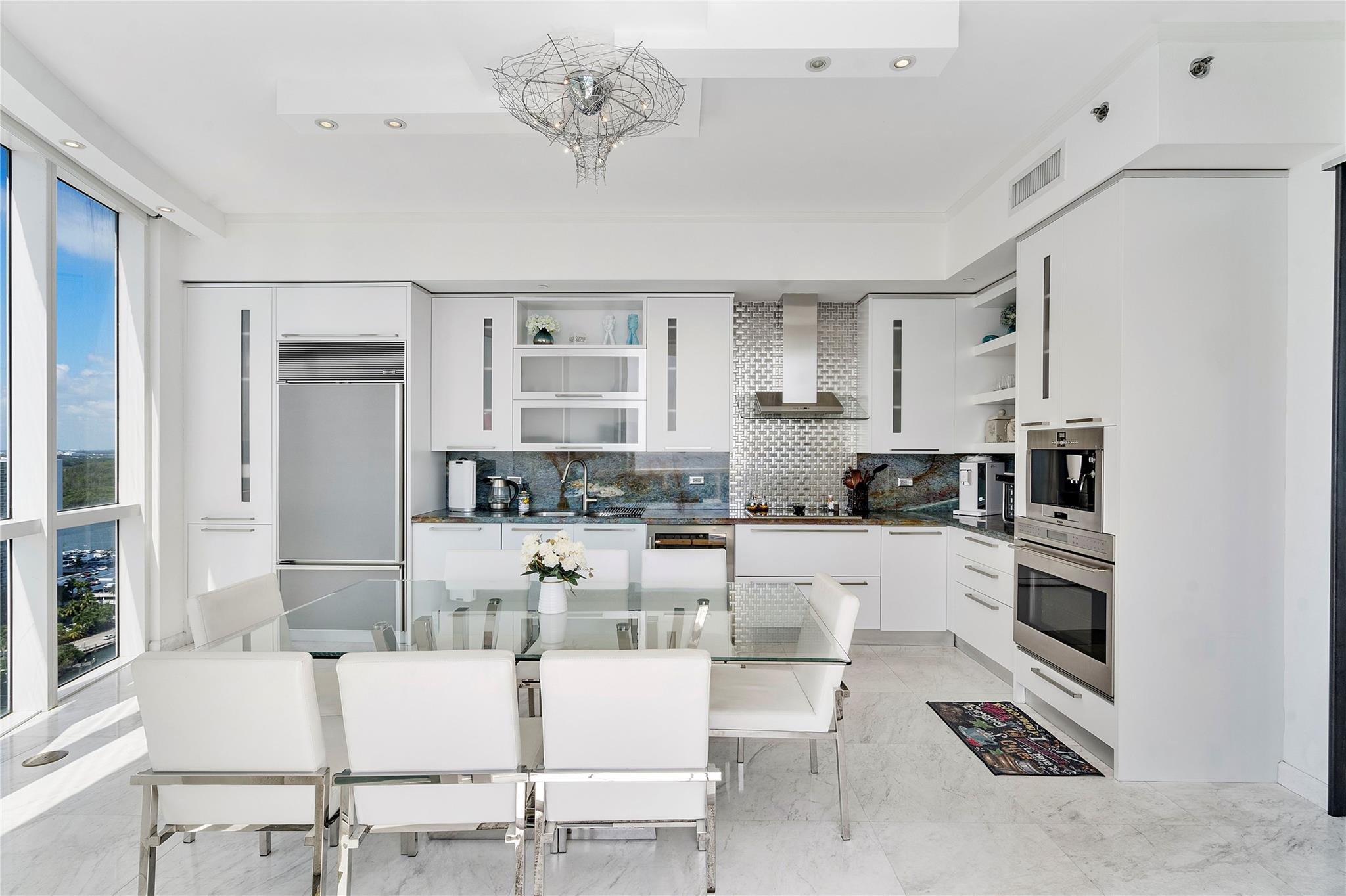 16001 Collins Ave 2001