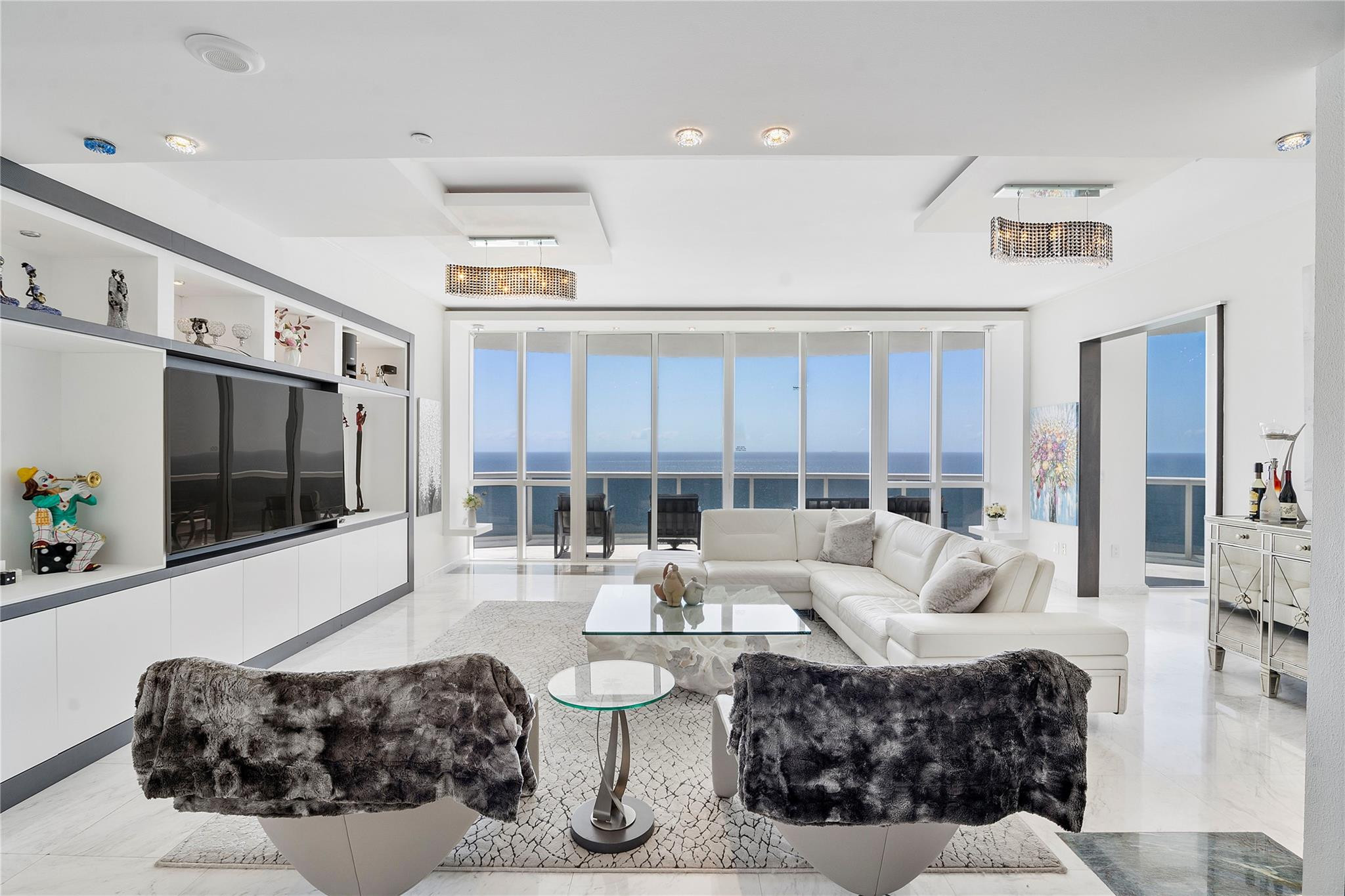 16001 Collins Ave 2001