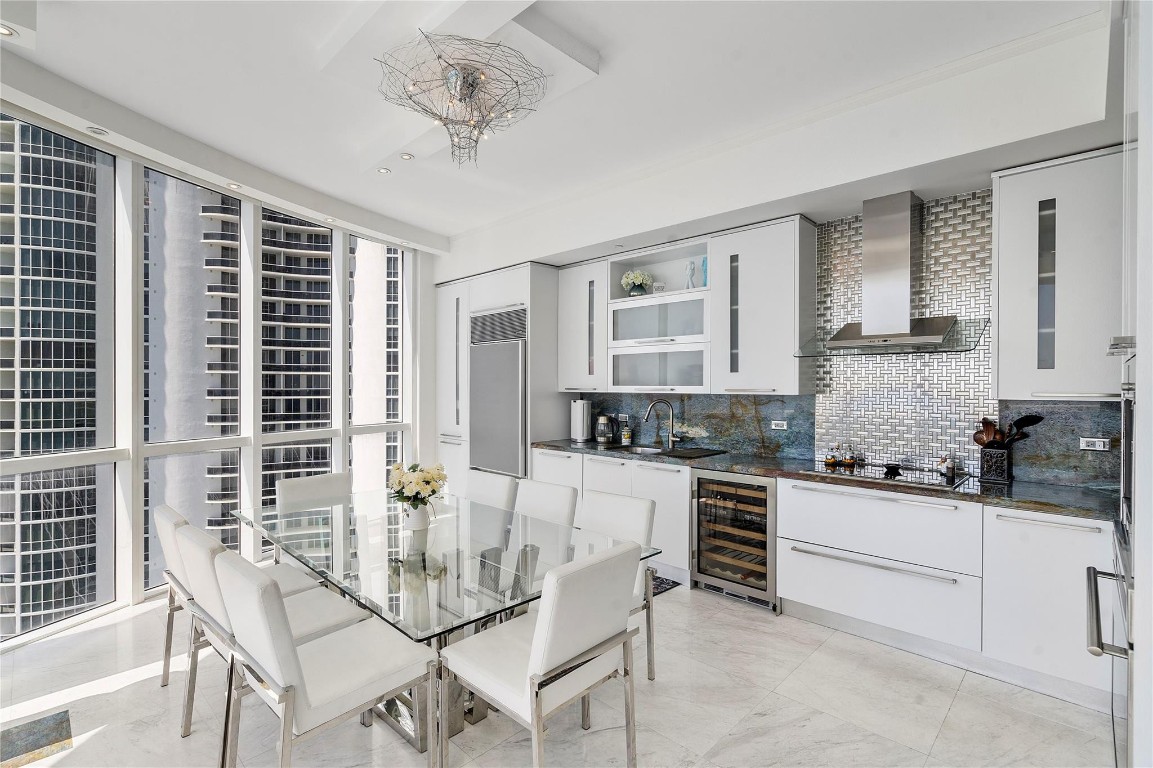 16001 Collins Ave 2001