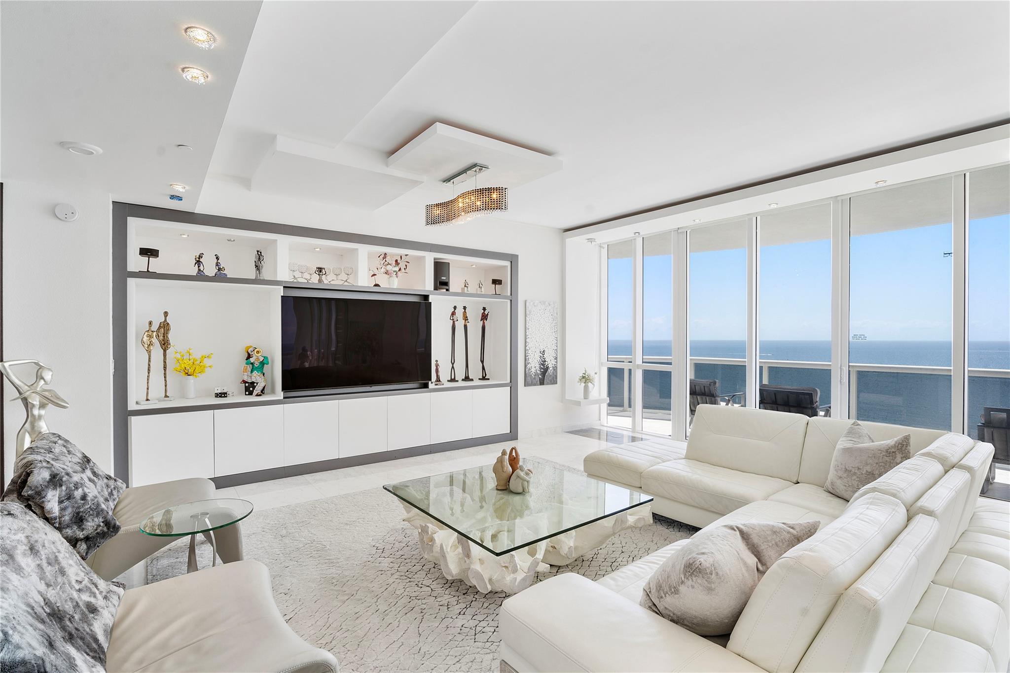 16001 Collins Ave 2001