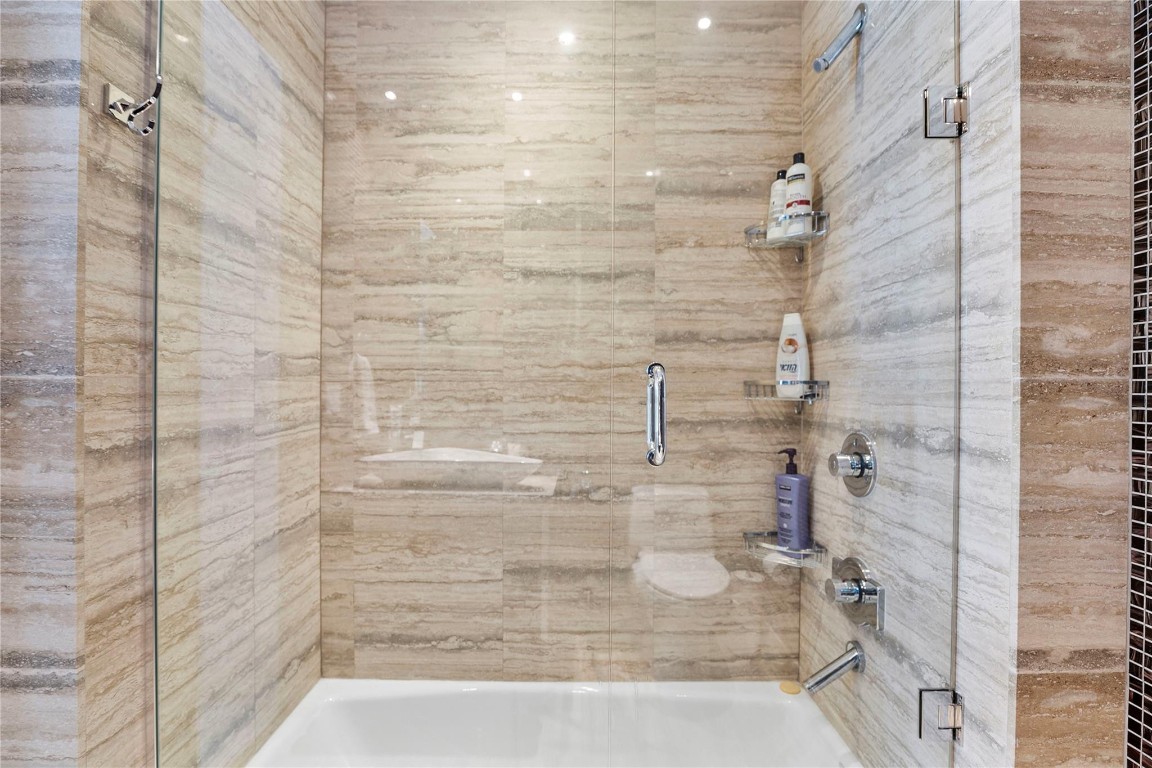 16001 Collins Ave 2001