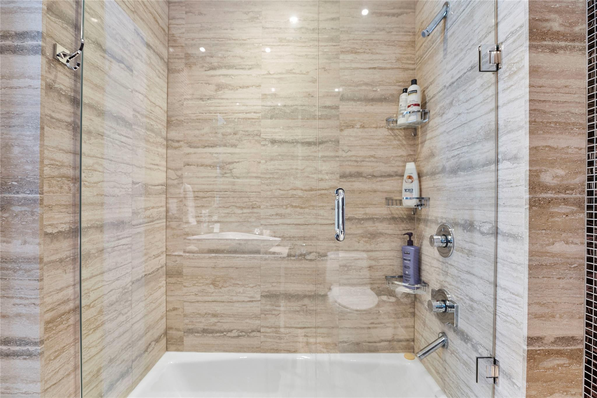 16001 Collins Ave 2001