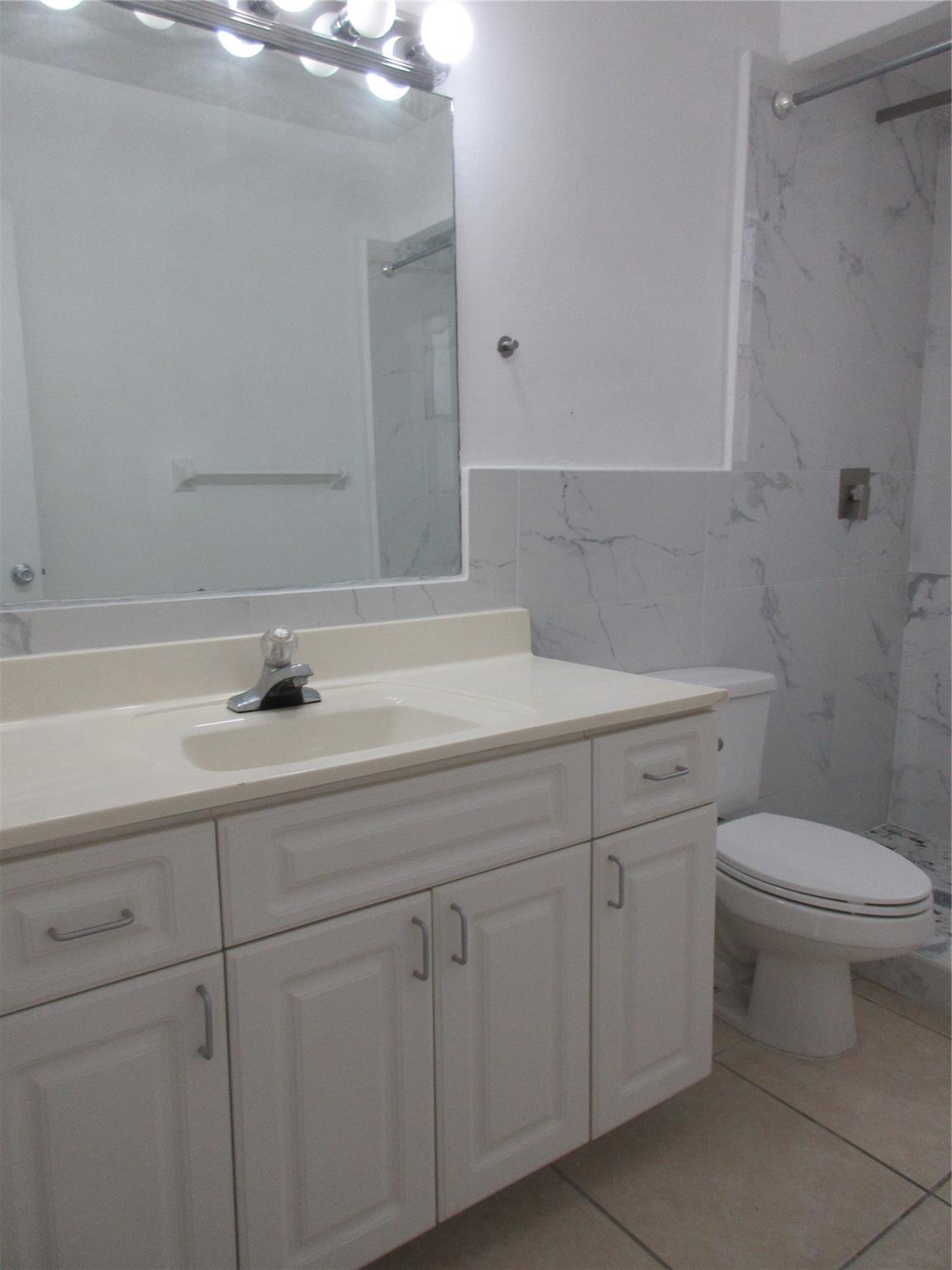 2420 SE 17th St 208C