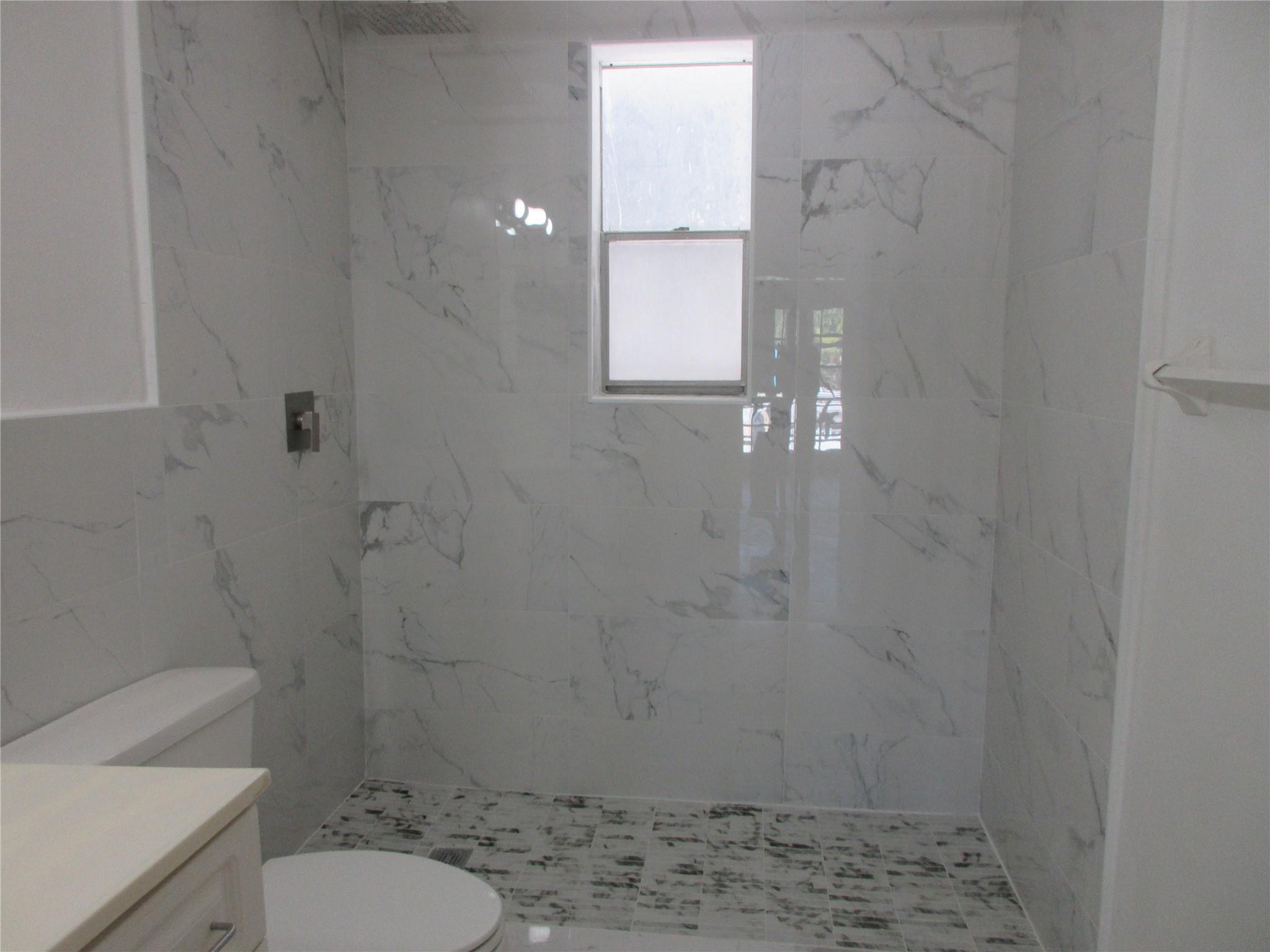 2420 SE 17th St 208C