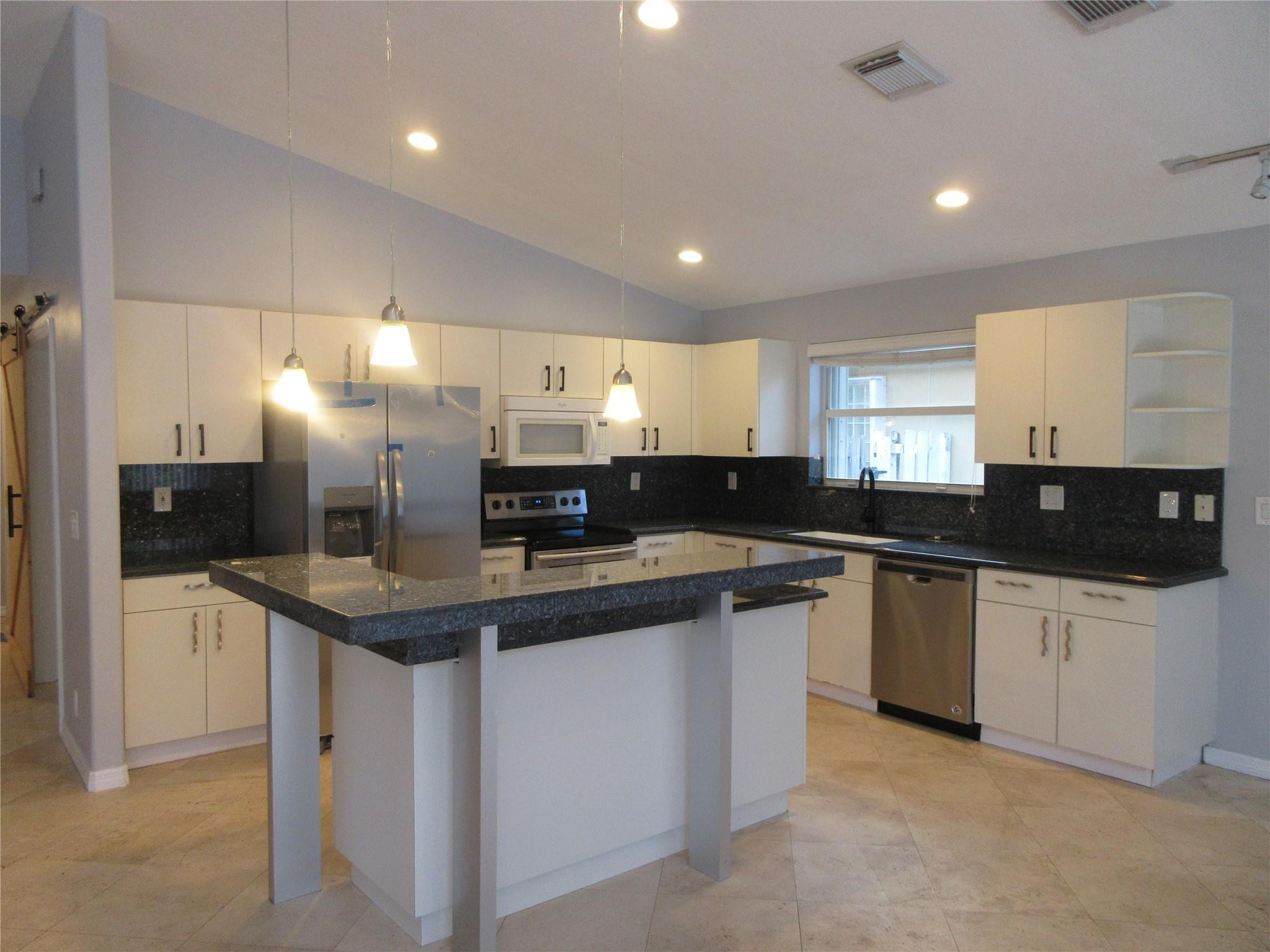 4955 SW 35th Ter