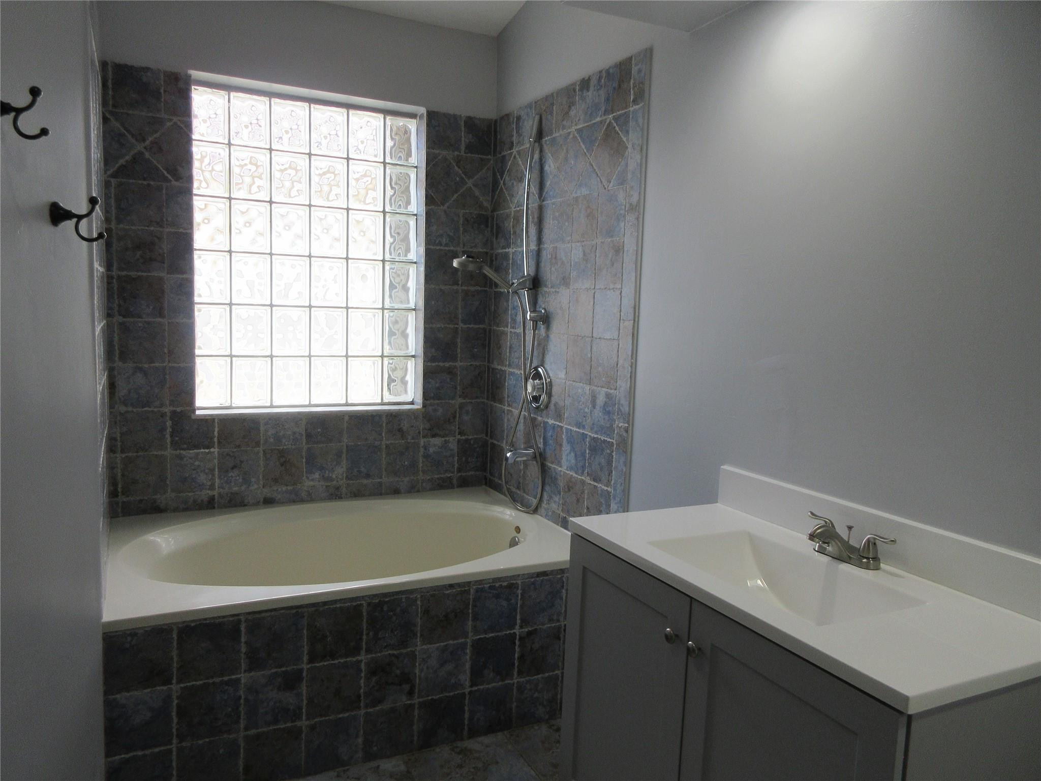 4955 SW 35th Ter