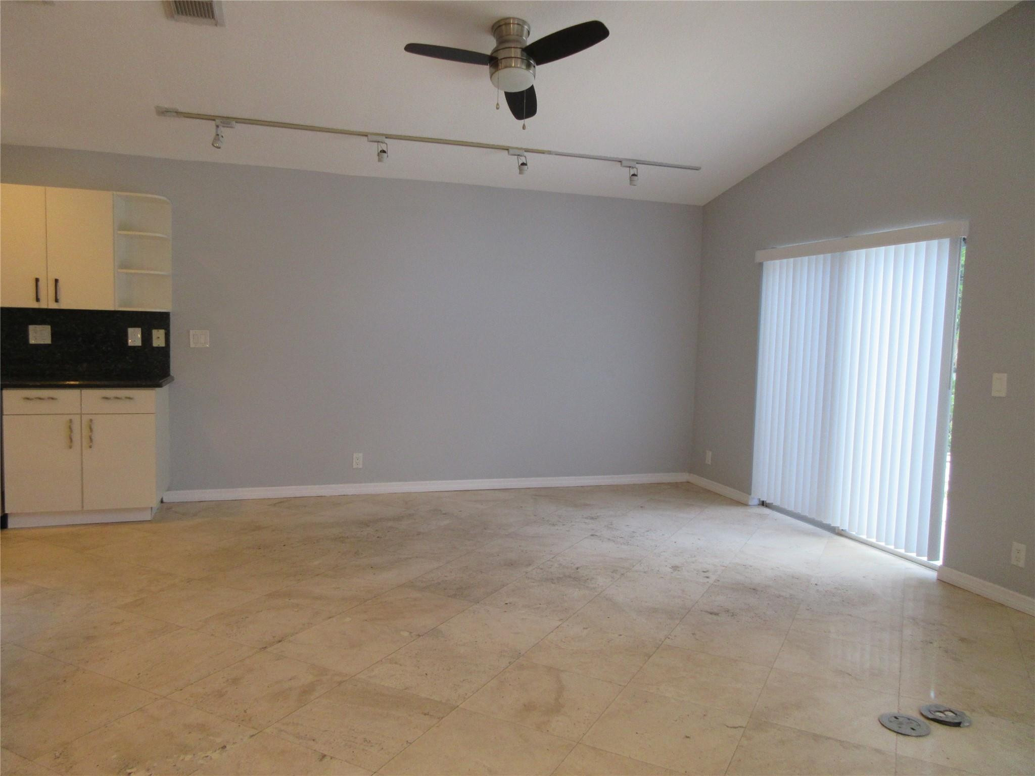 4955 SW 35th Ter