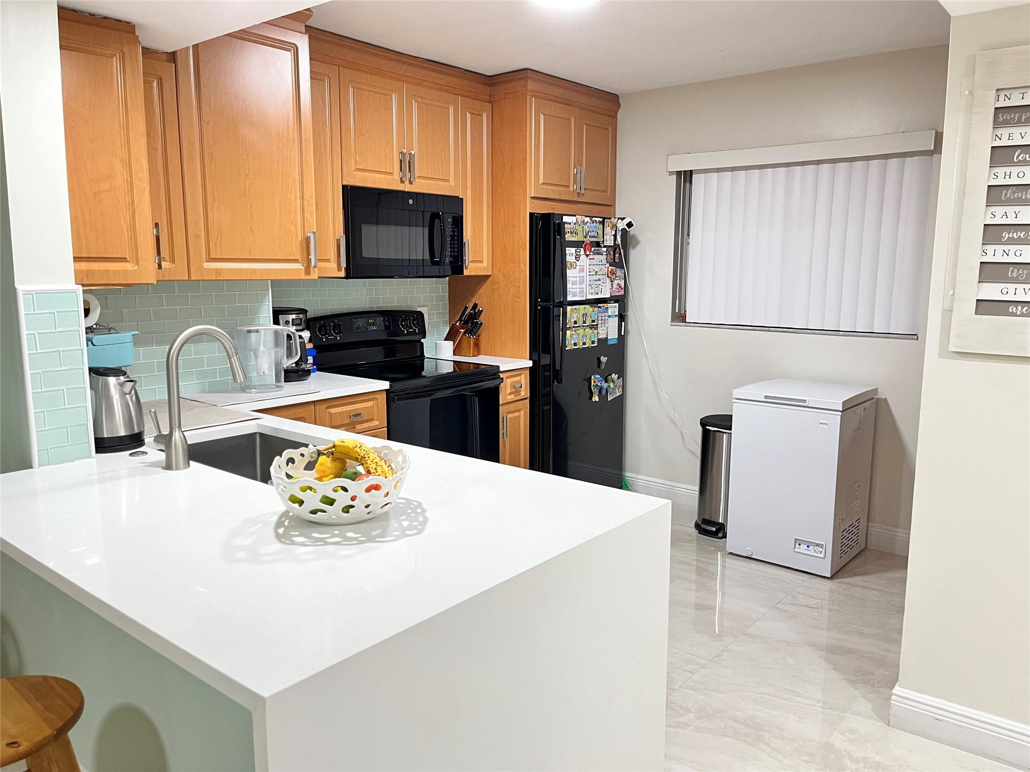 12069 ROYAL PALM BL 3I