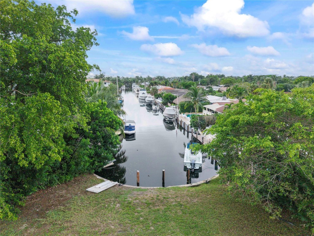 2716 NE 14th Street Cswy