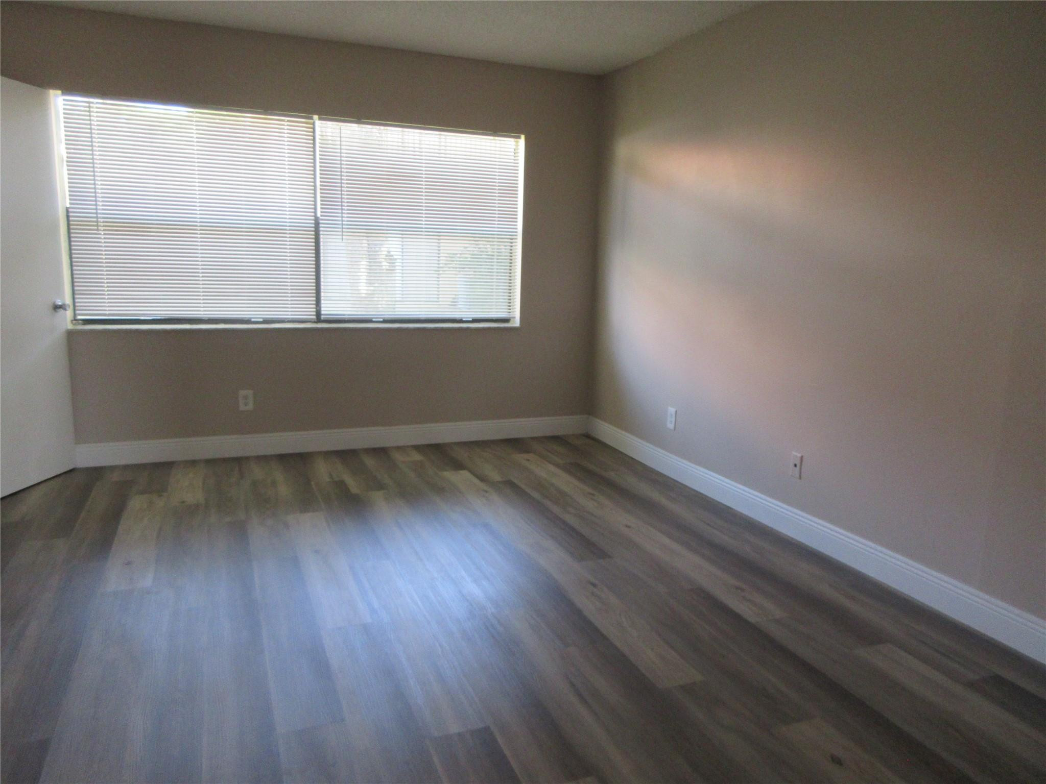 11515 NW 44th St 11515