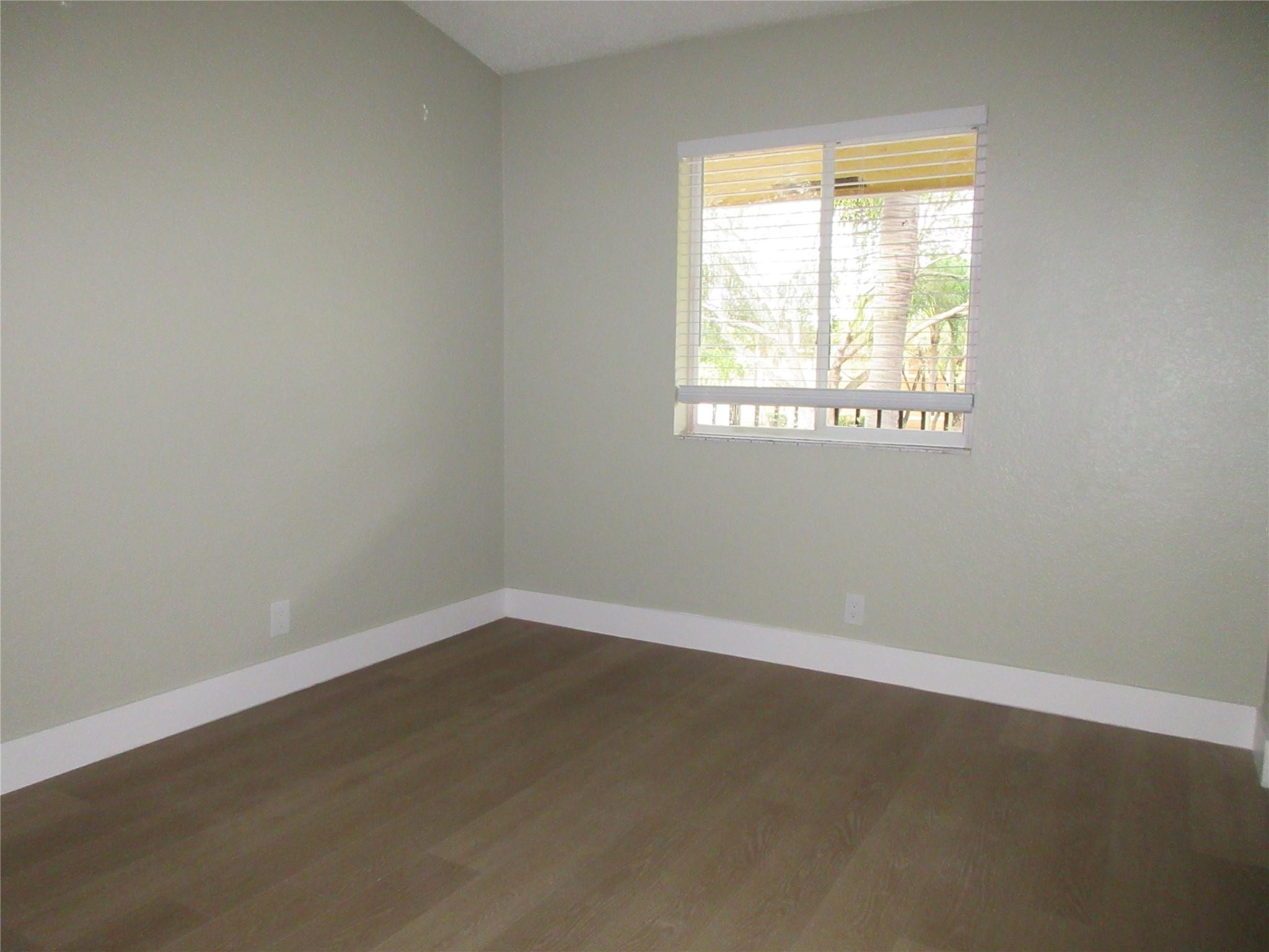 11446 NW 42nd St 11444