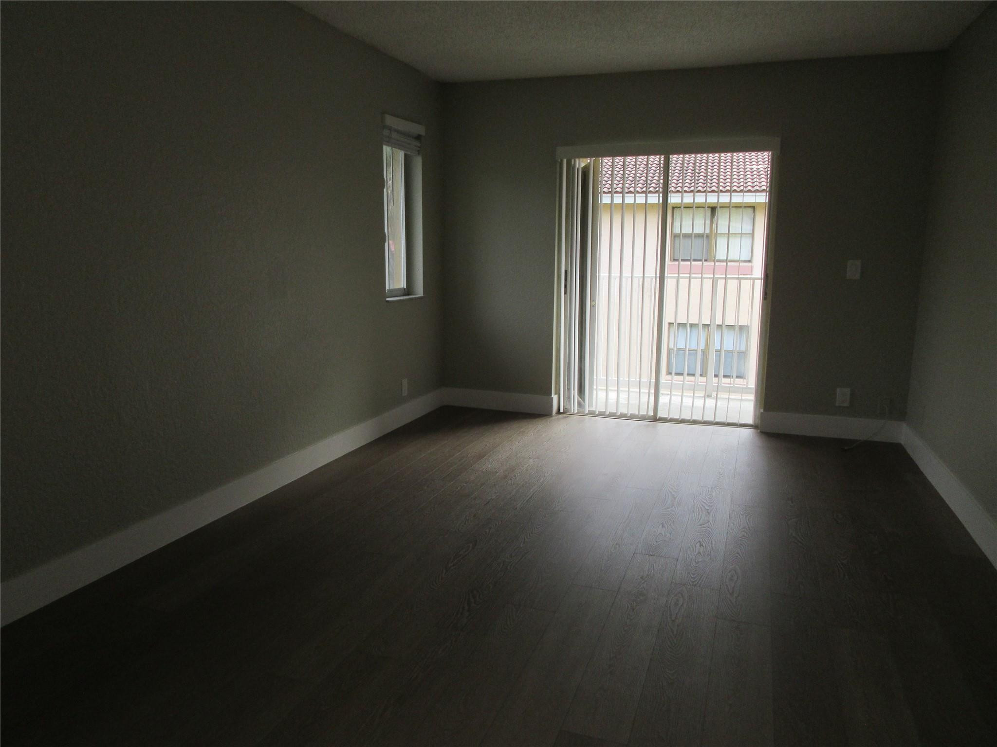 11446 NW 42nd St 11444