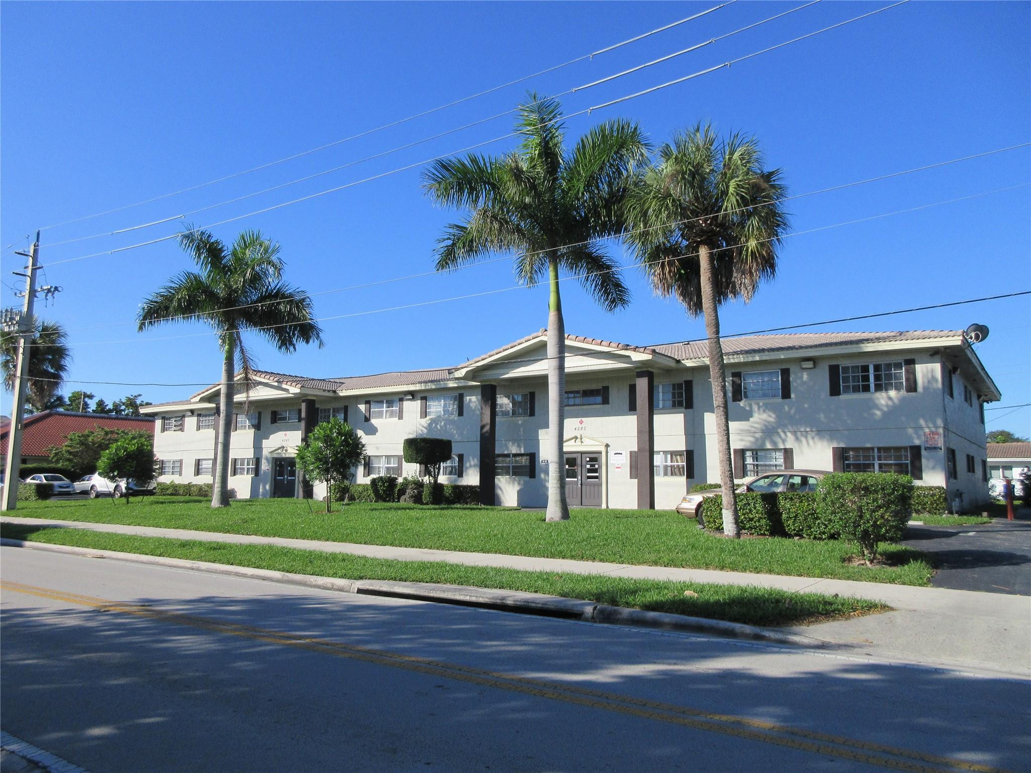 4240 Woodside Drive 2, Coral Springs Unit: 2