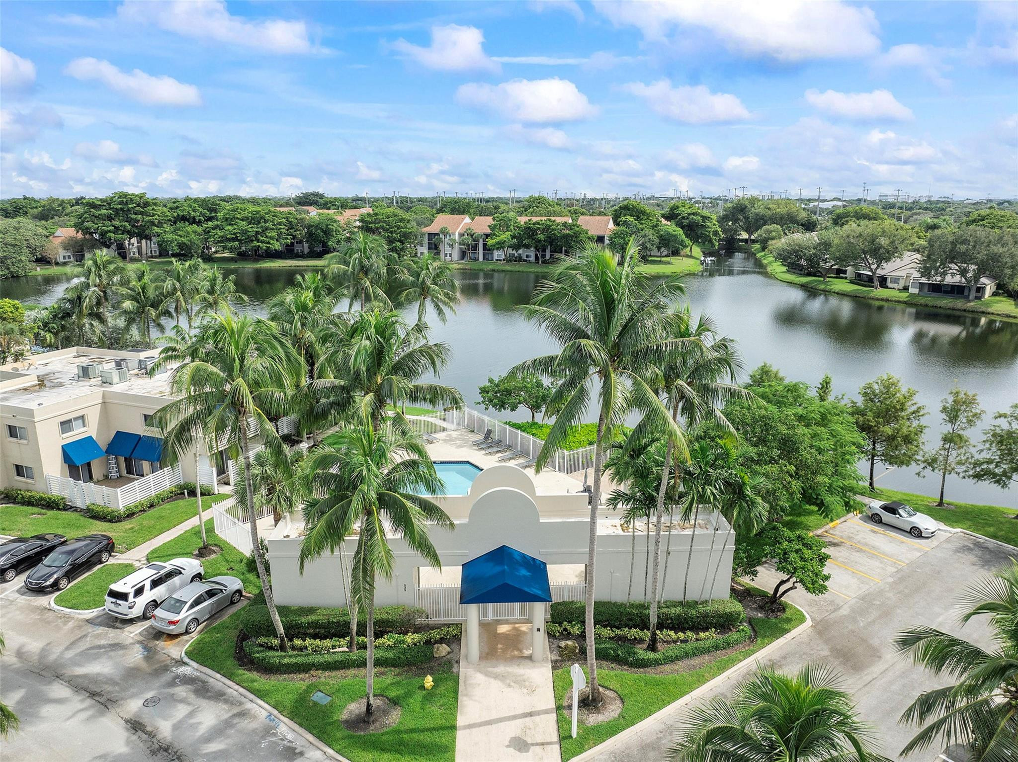 565 NW 98th Avenue 565