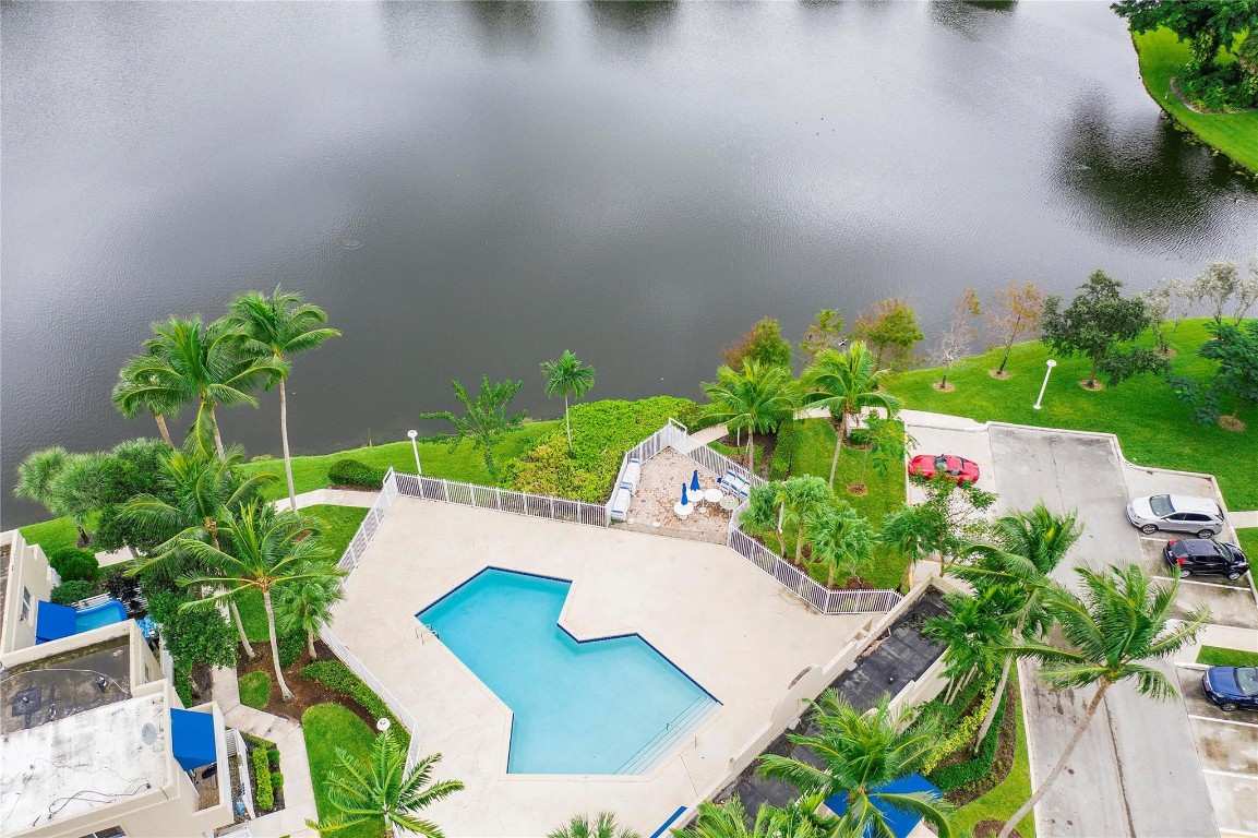 565 NW 98th Avenue 565