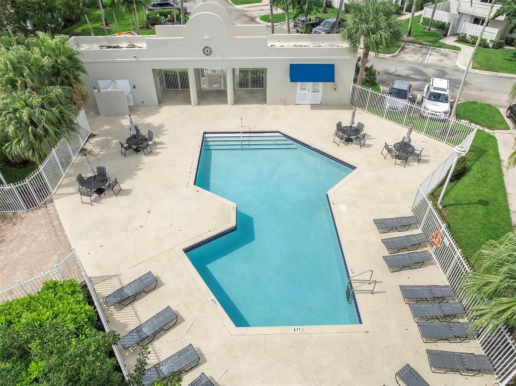 565 NW 98th Avenue 565