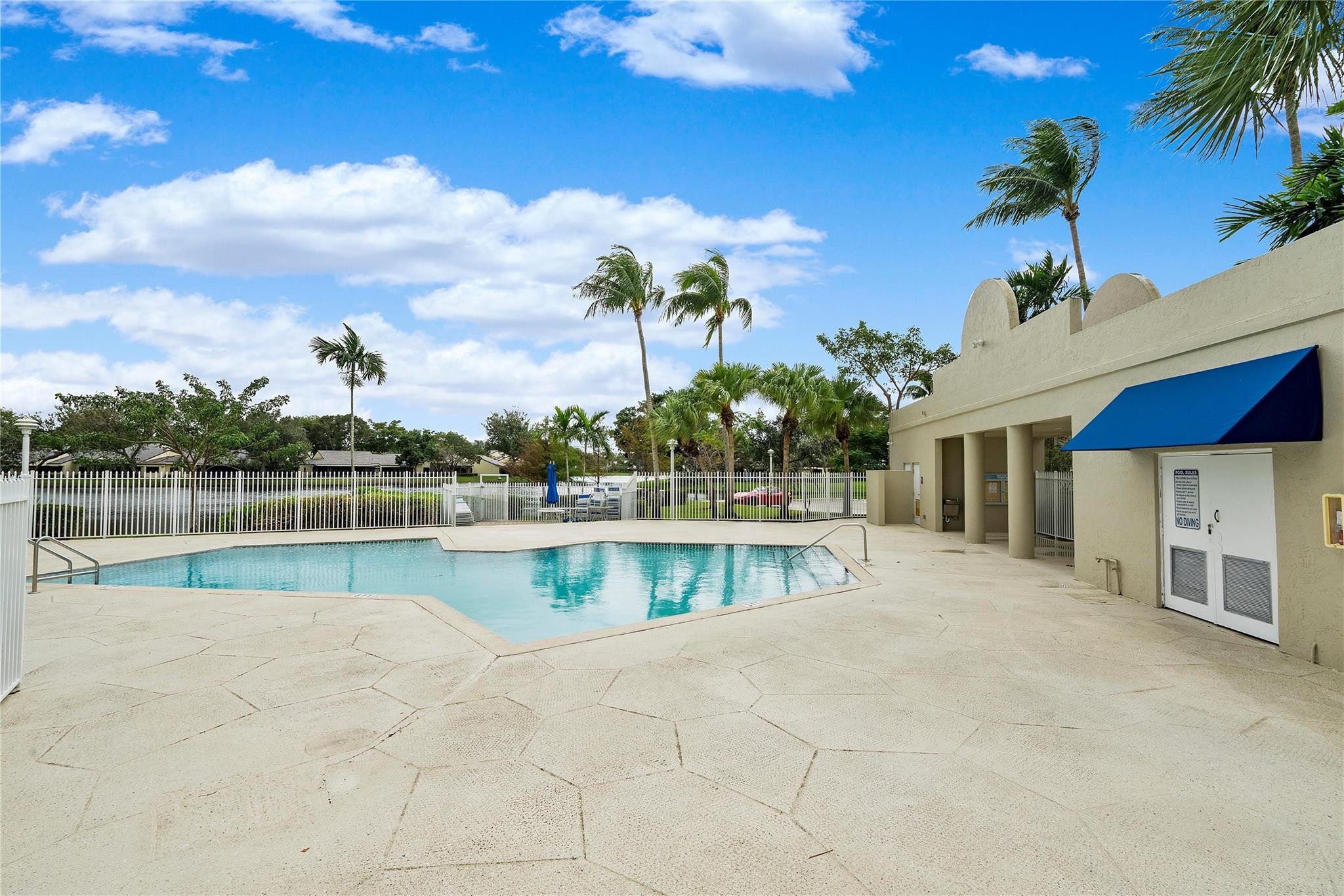565 NW 98th Avenue 565