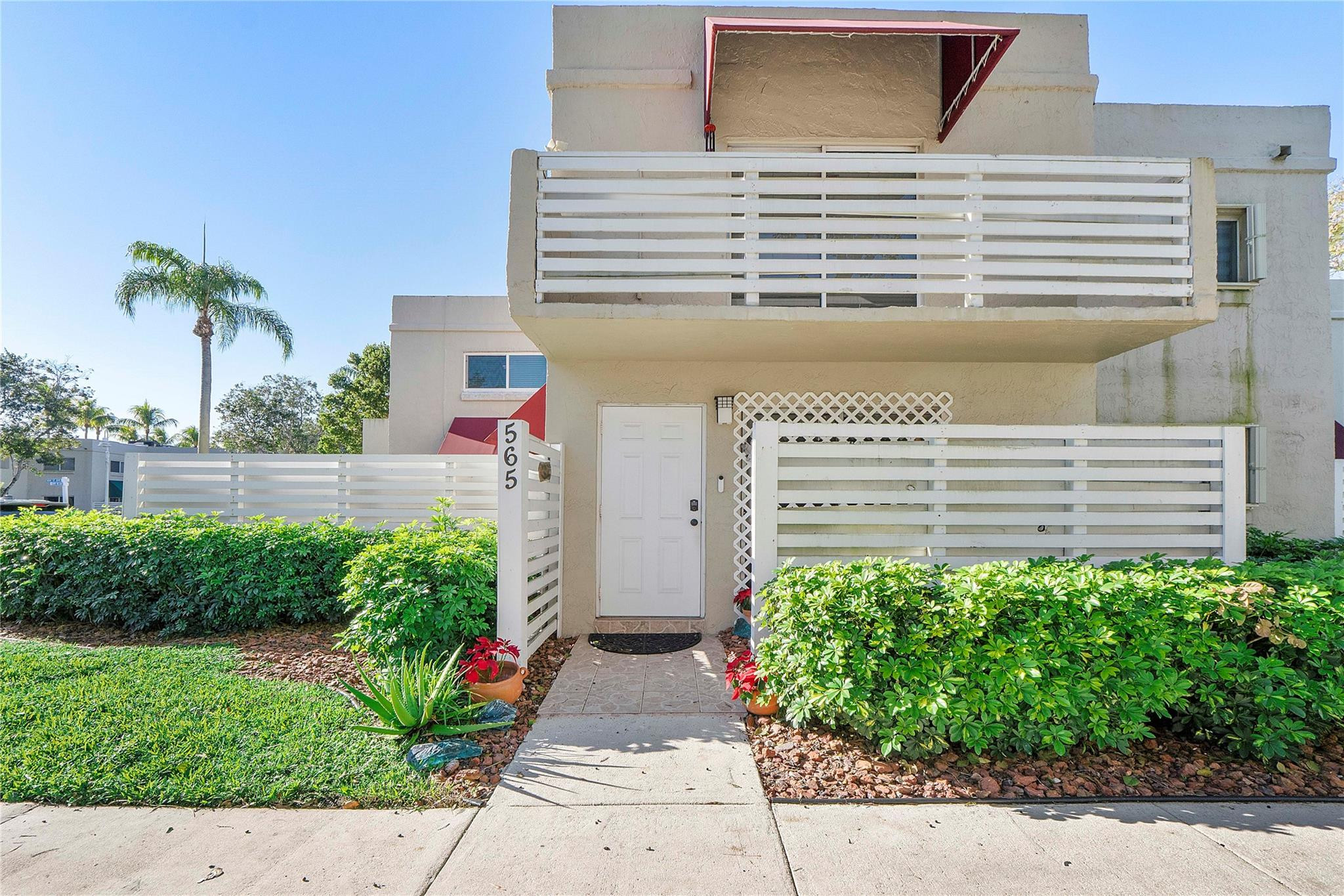 565 NW 98th Avenue 565