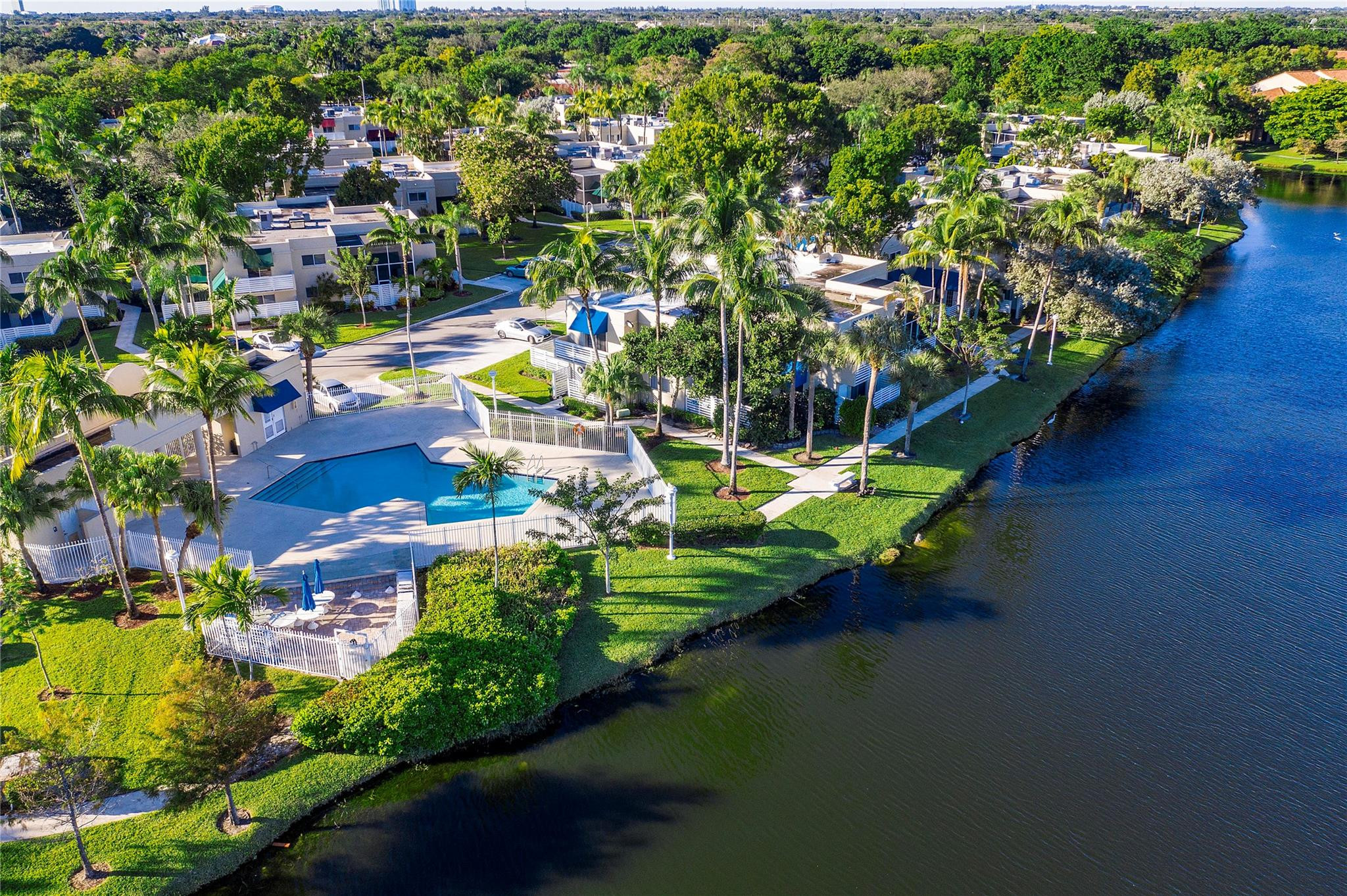 565 NW 98th Avenue 565