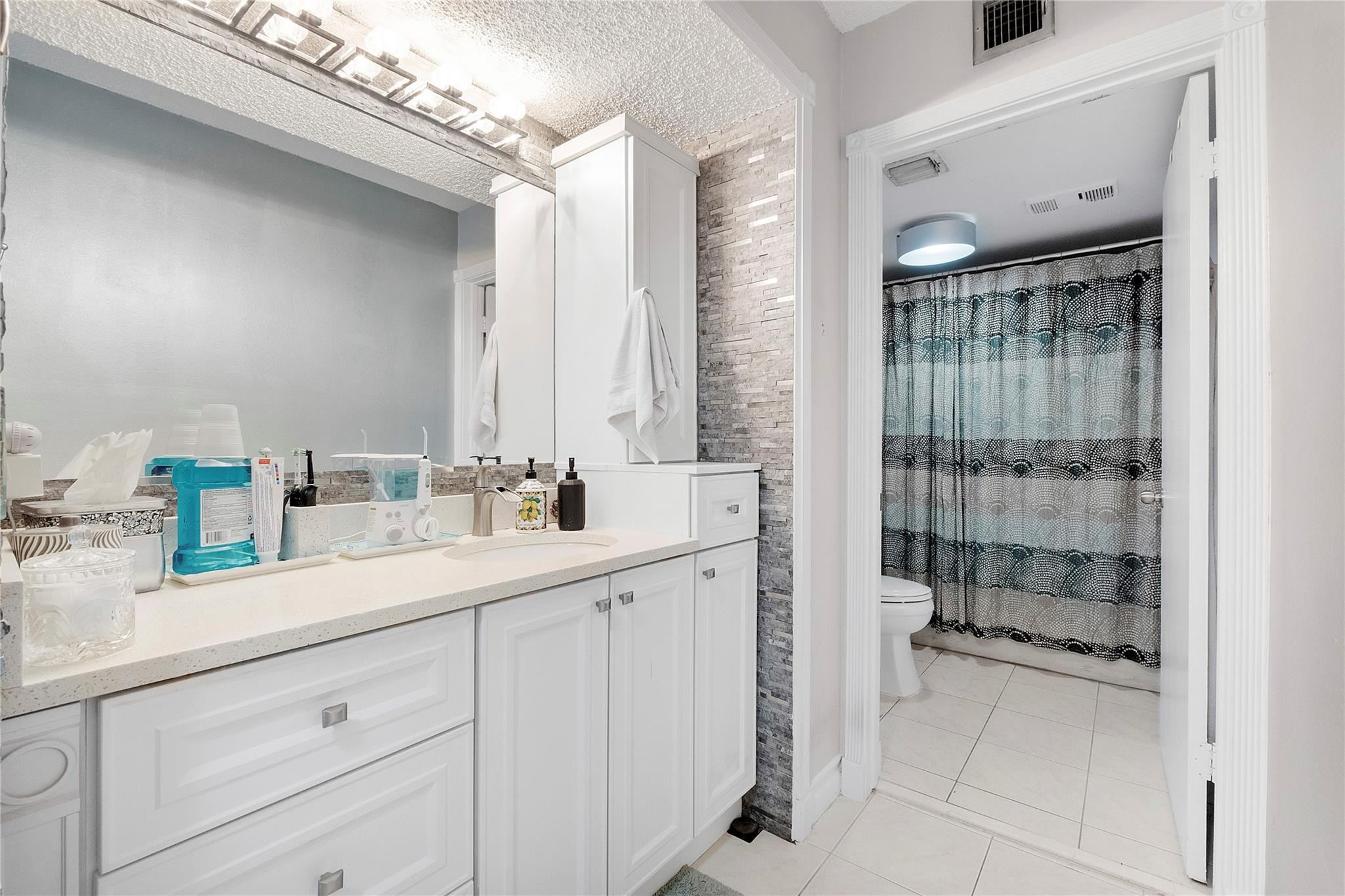 565 NW 98th Avenue 565