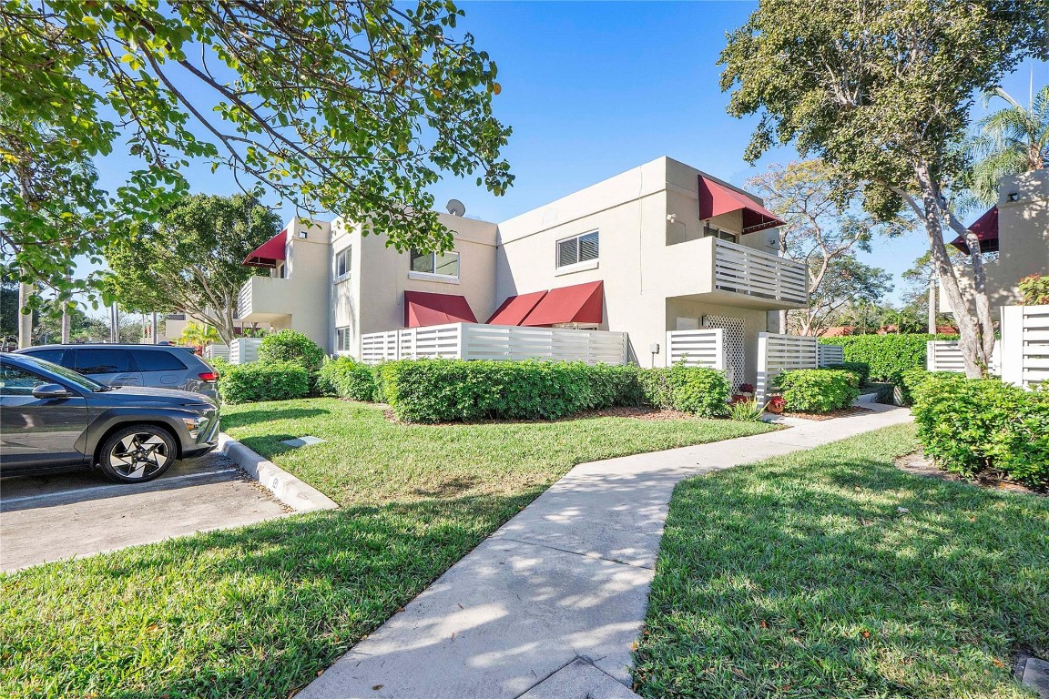 565 NW 98th Avenue 565