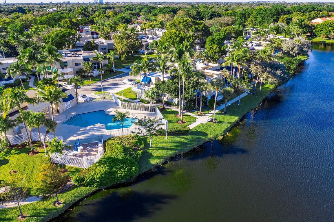 565 NW 98th Avenue 565