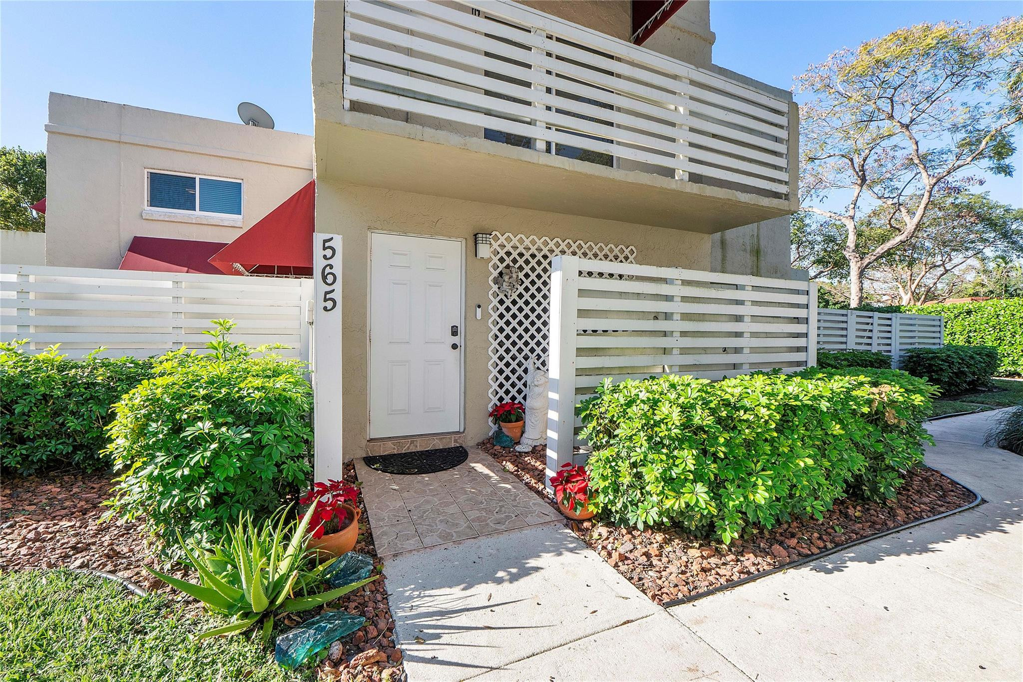 565 NW 98th Avenue 565