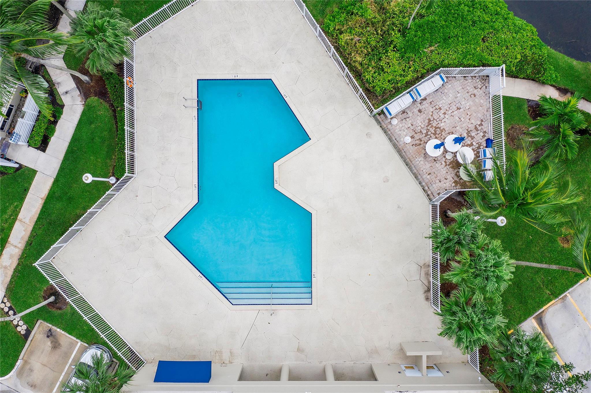 565 NW 98th Avenue 565