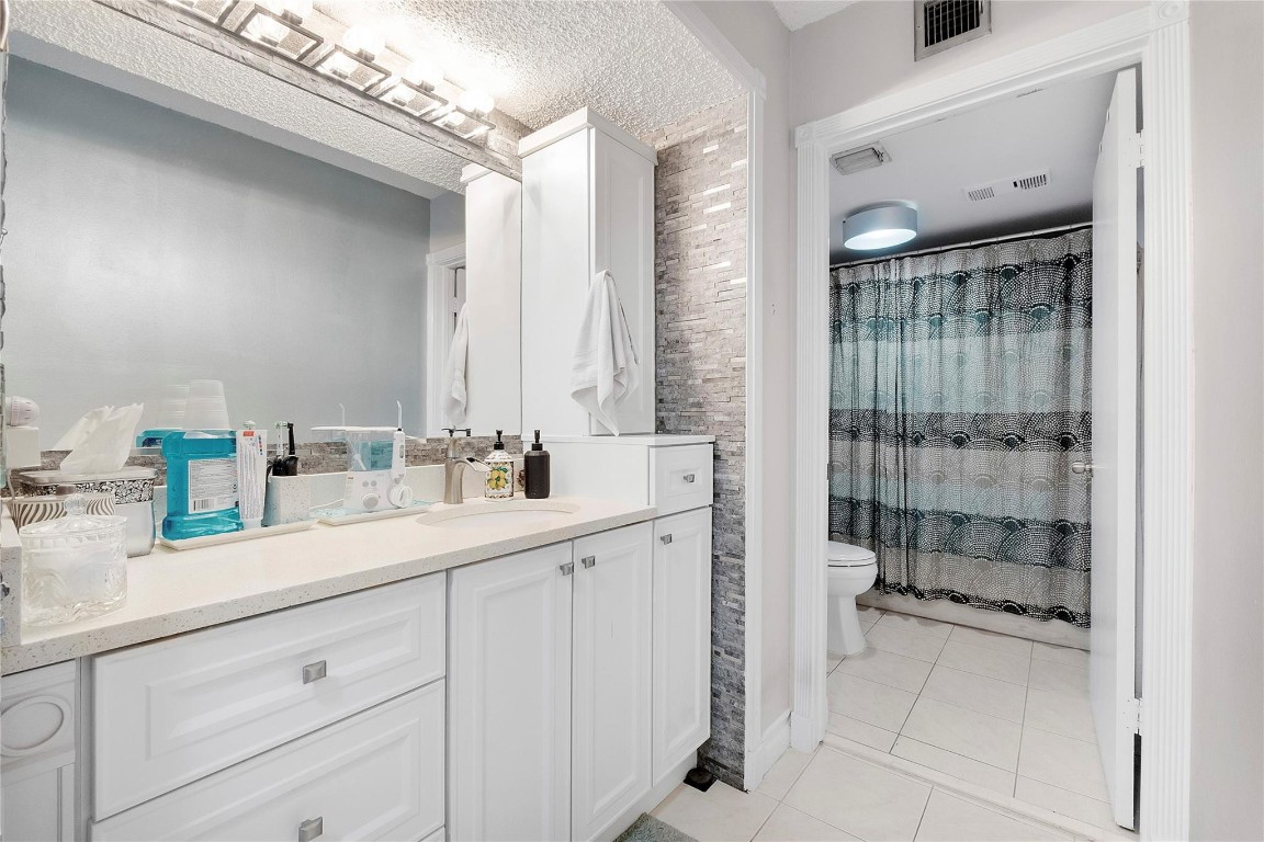 565 NW 98th Avenue 565