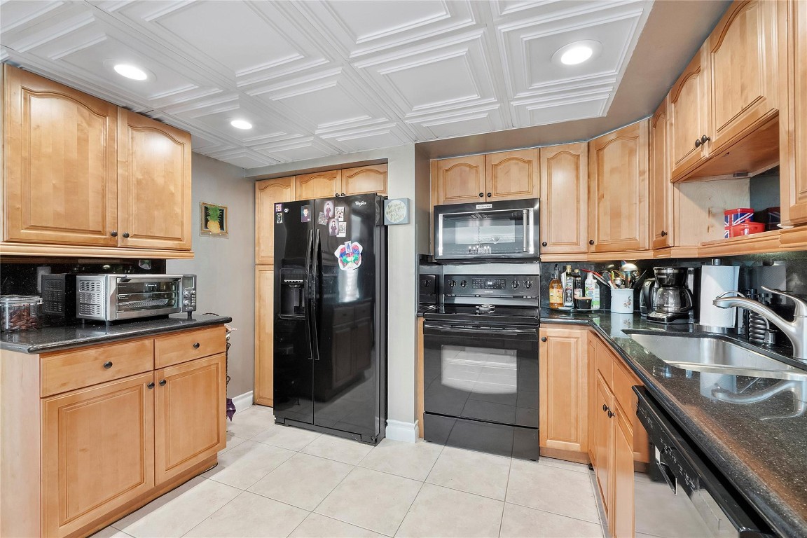 565 NW 98th Avenue 565