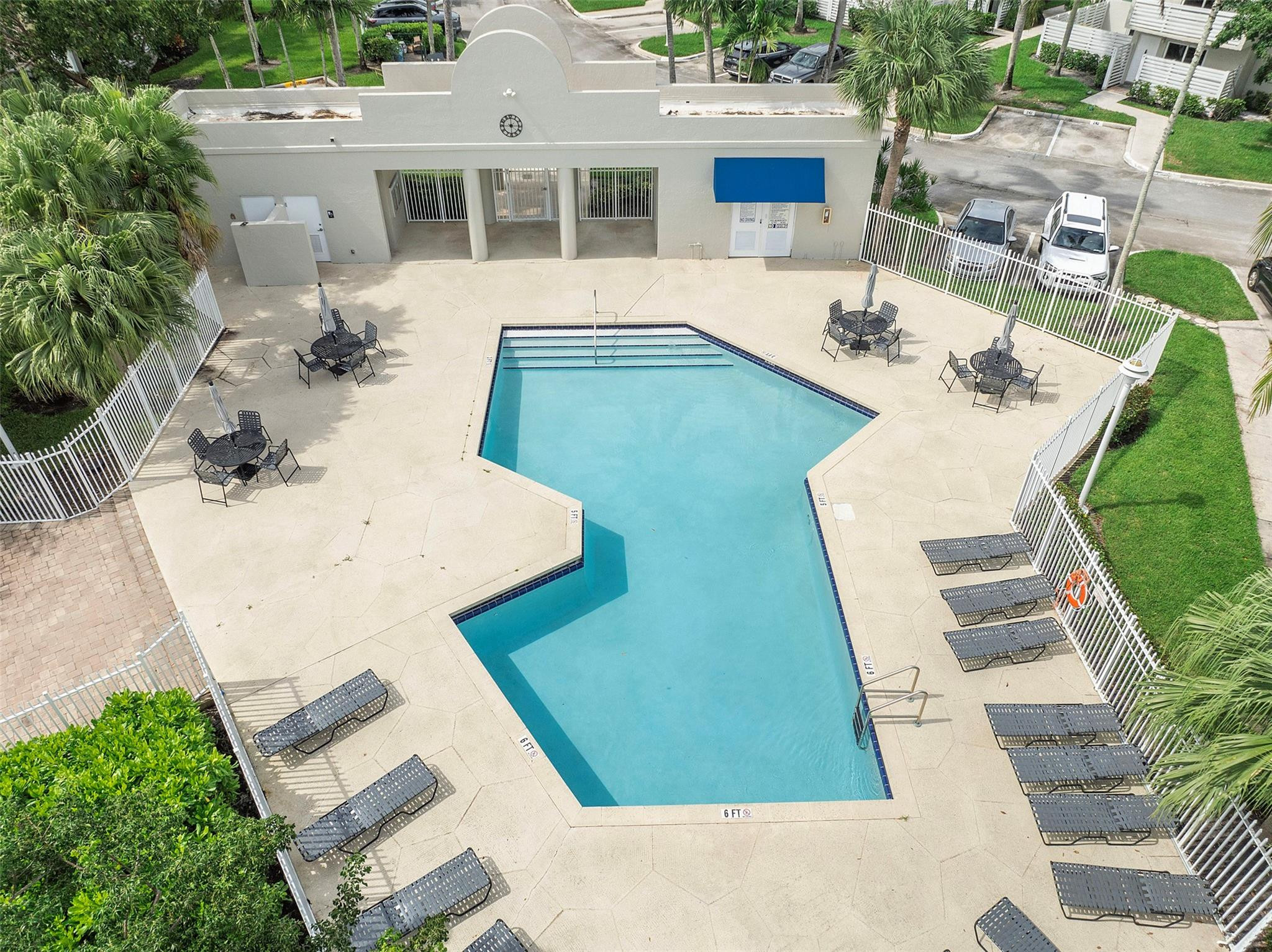 565 NW 98th Avenue 565