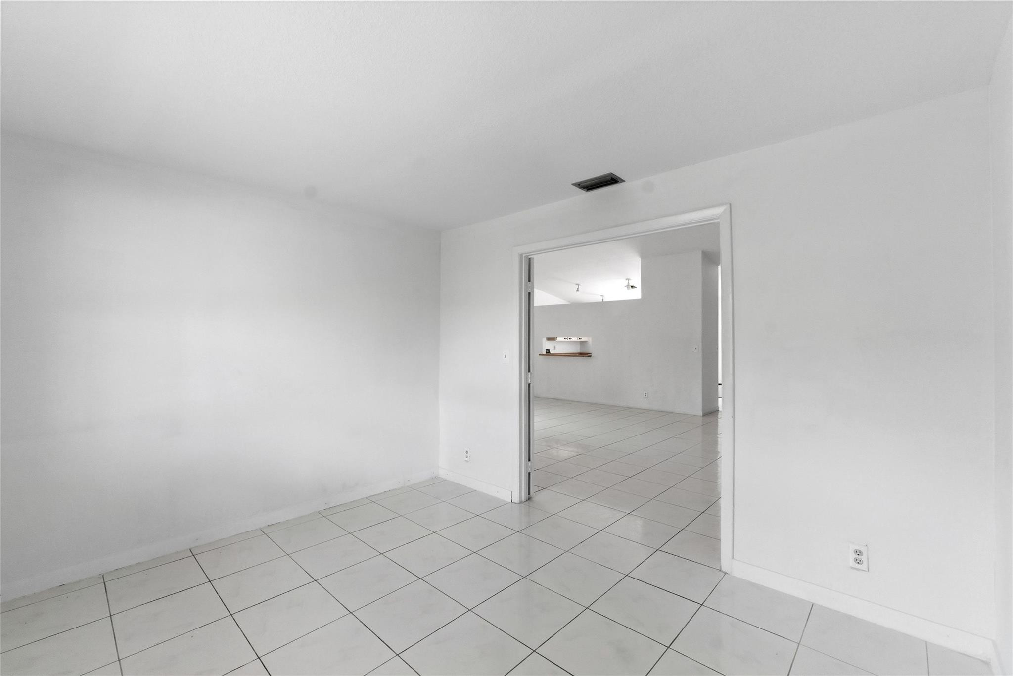 7520 NW 88th Terrace