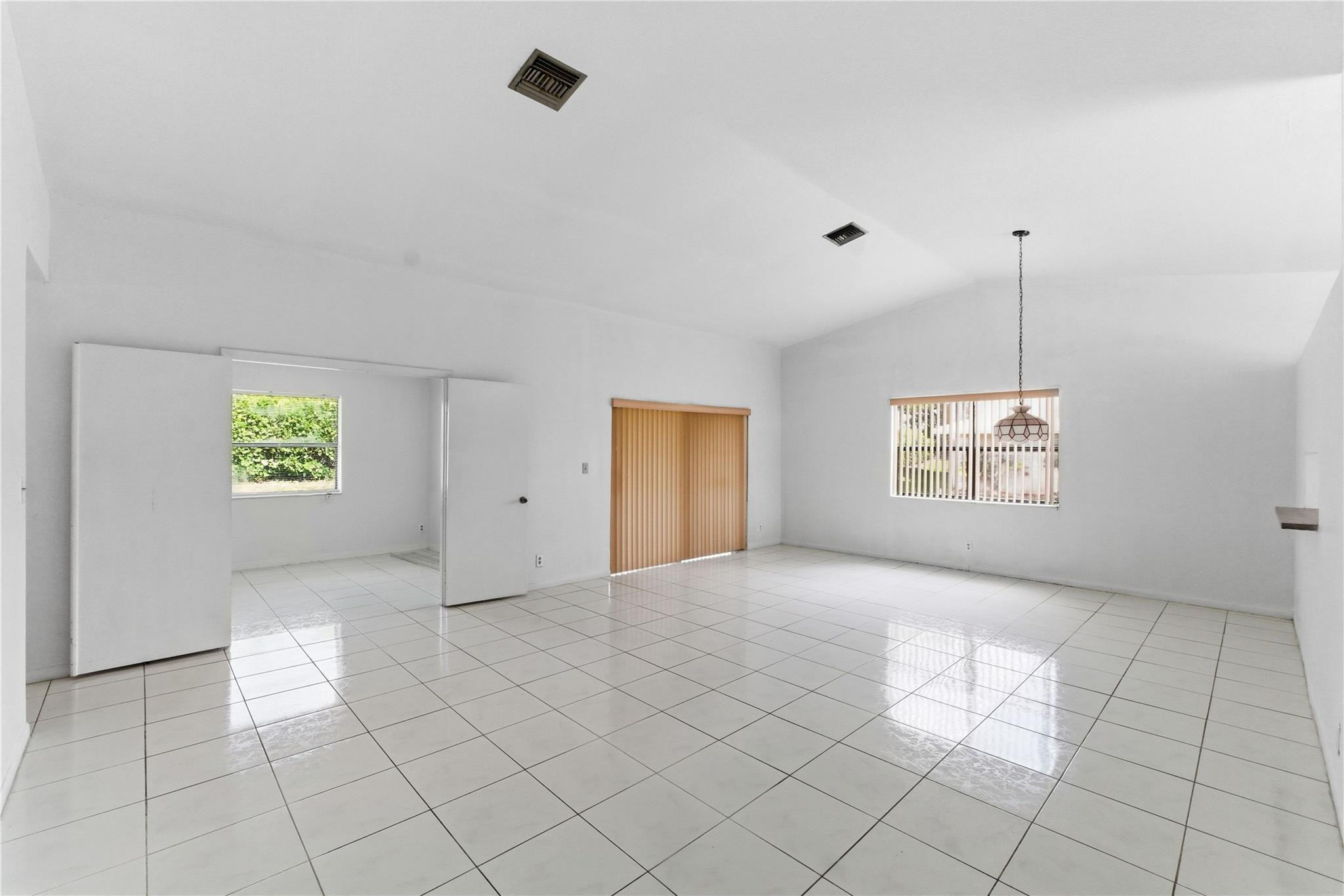 7520 NW 88th Terrace