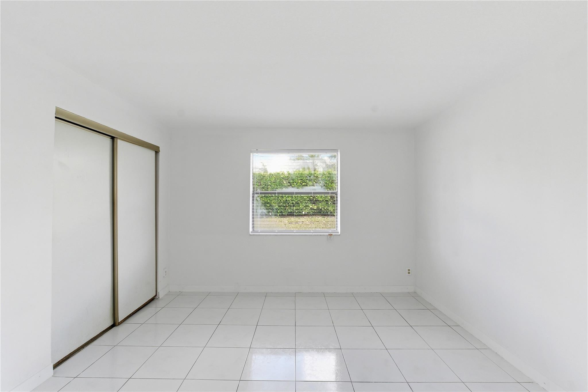 7520 NW 88th Terrace