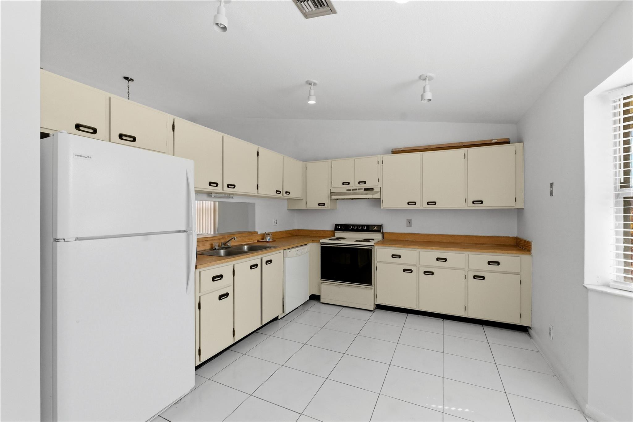 7520 NW 88th Terrace