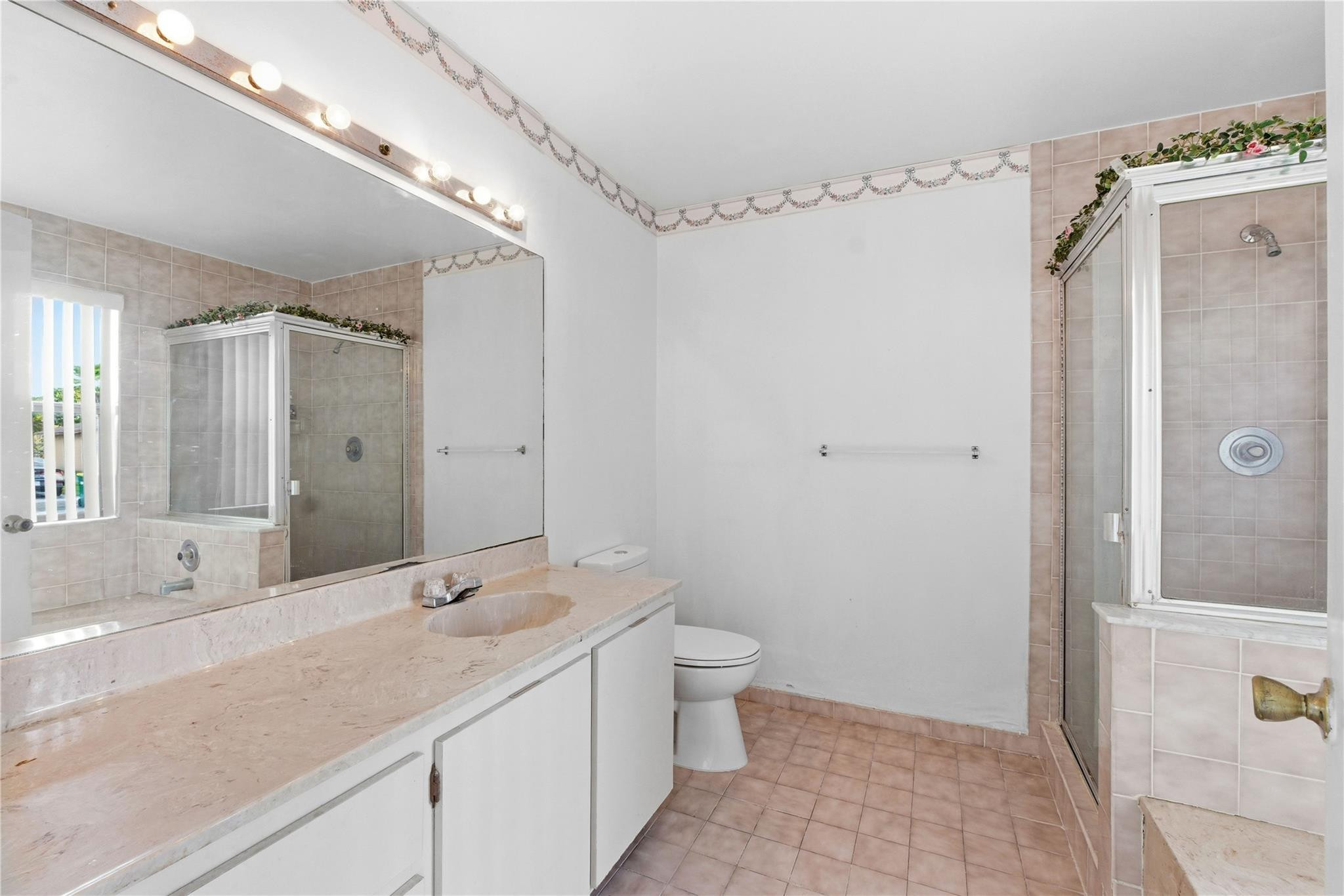 7520 NW 88th Terrace