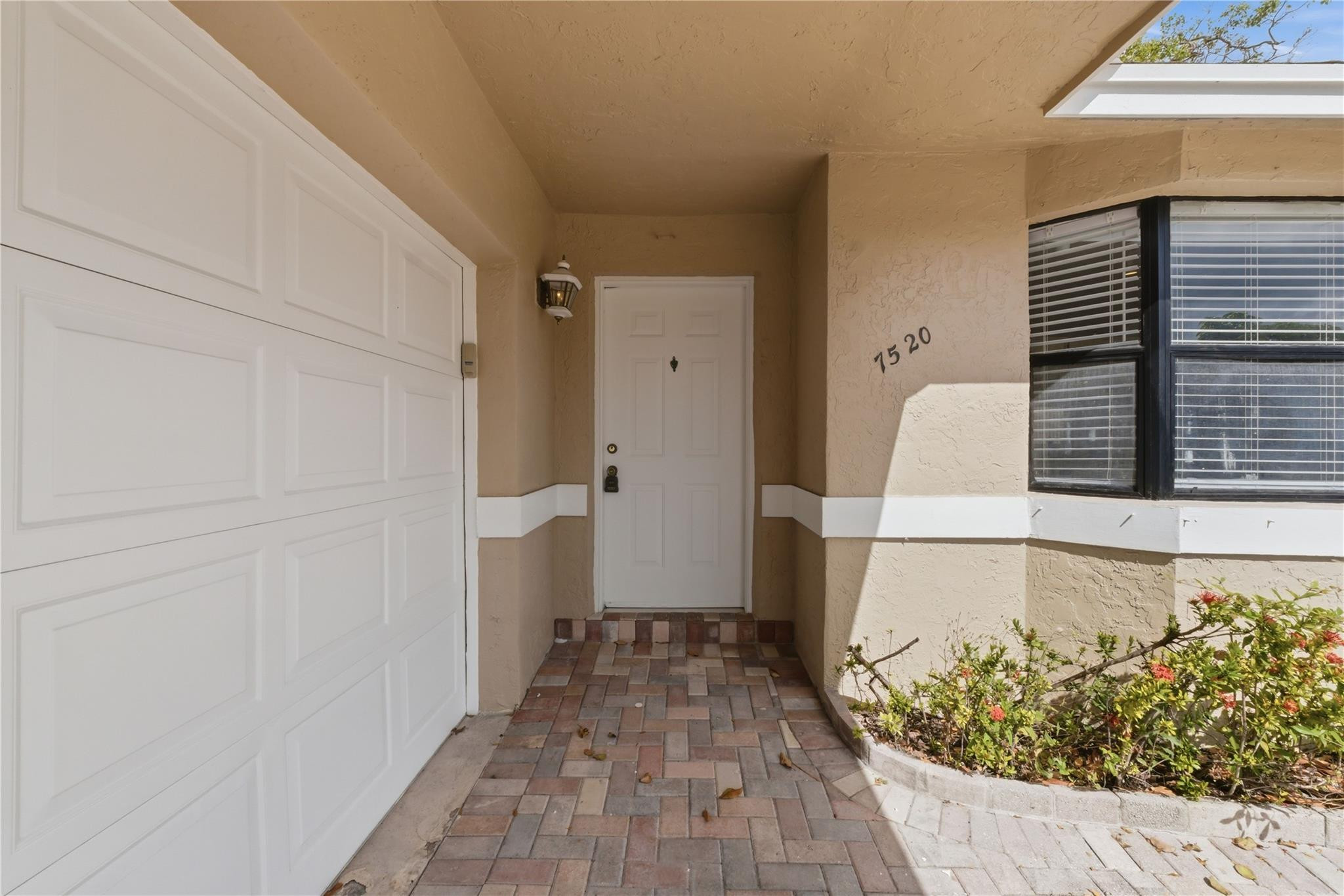 7520 NW 88th Terrace