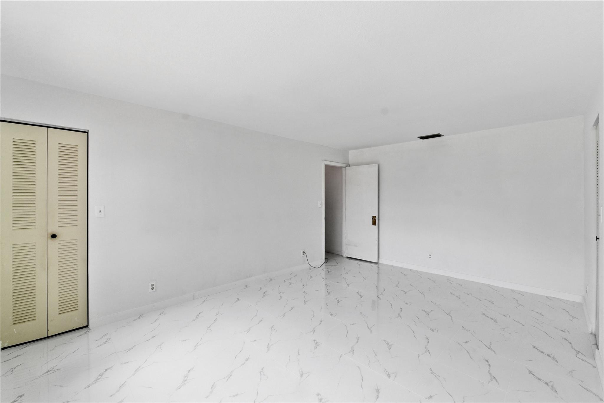 7520 NW 88th Terrace