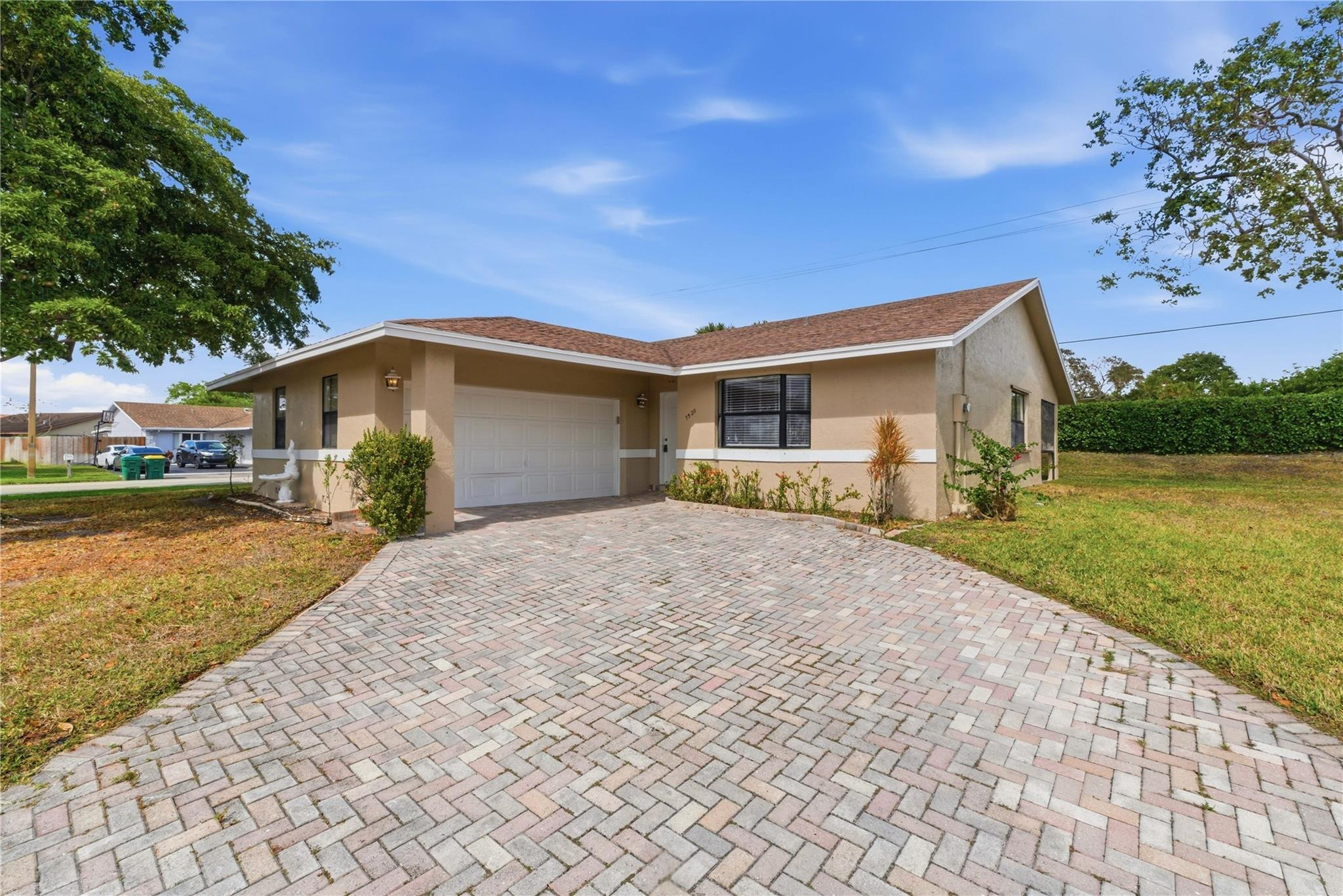 7520 NW 88th Terrace