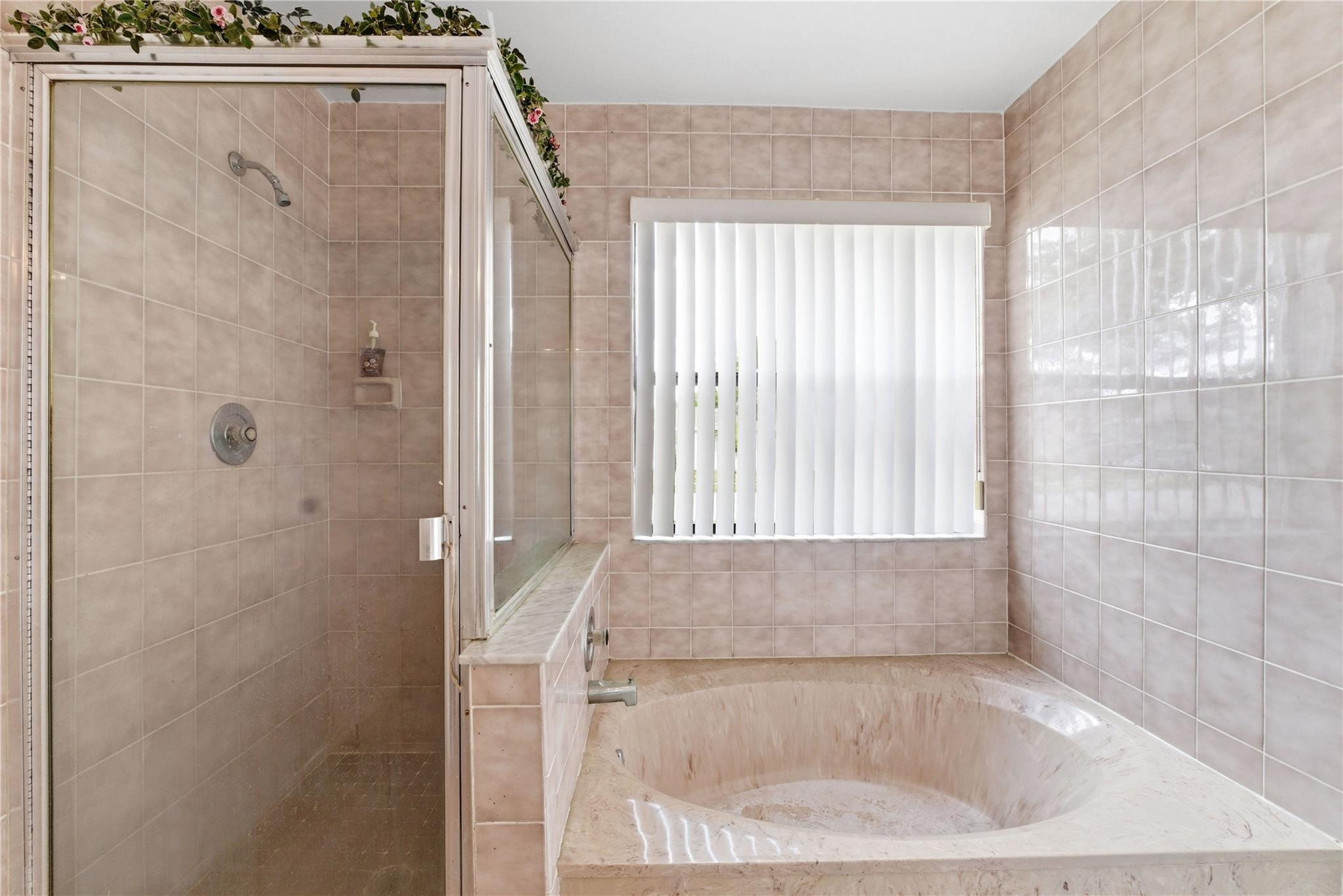 7520 NW 88th Terrace