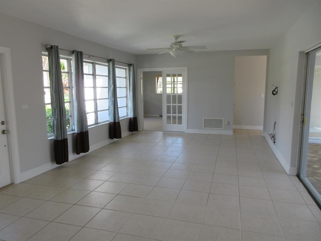 934 Tropic Boulevard