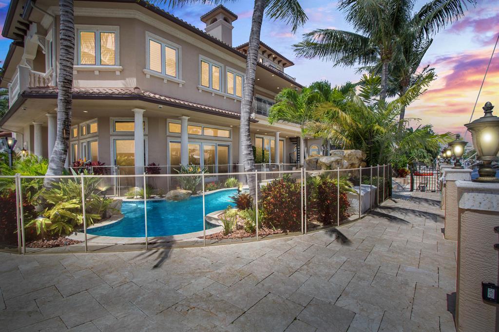 918 Tropic Boulevard