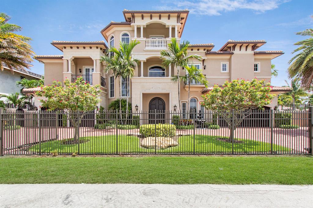 918 Tropic Boulevard