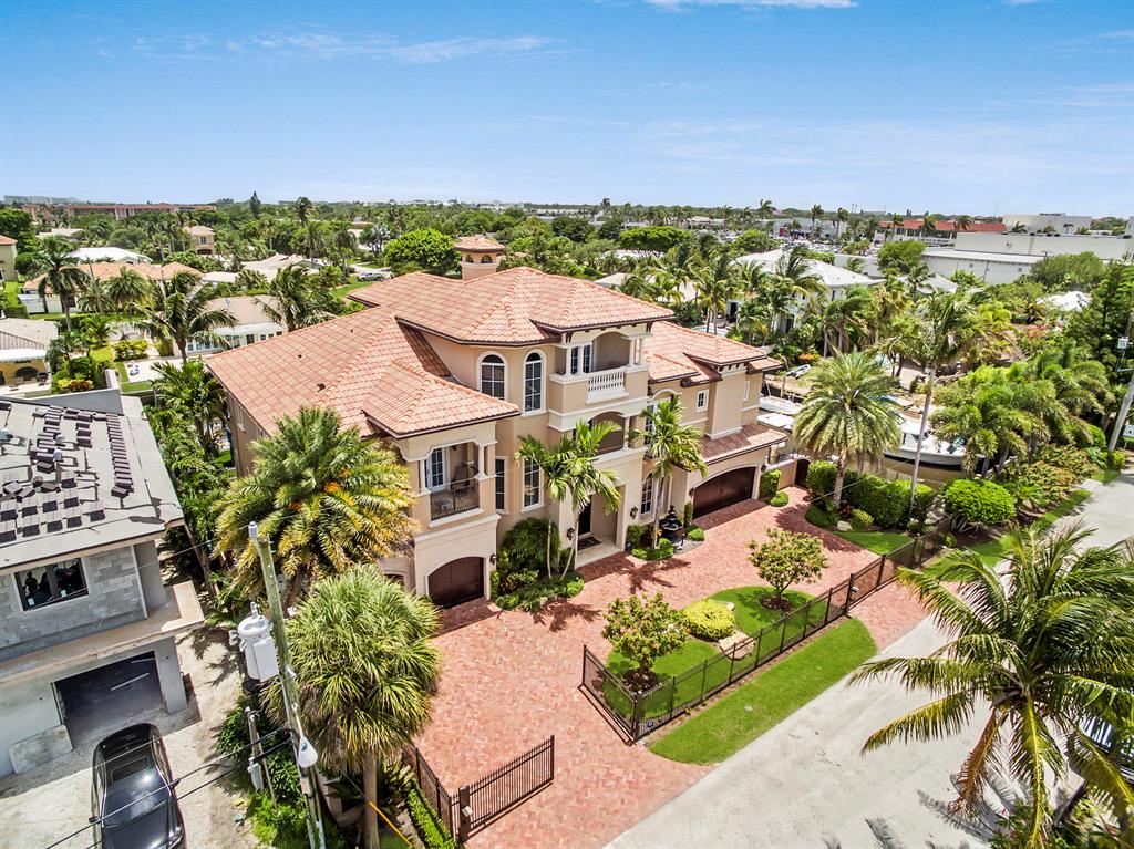 918 Tropic Boulevard