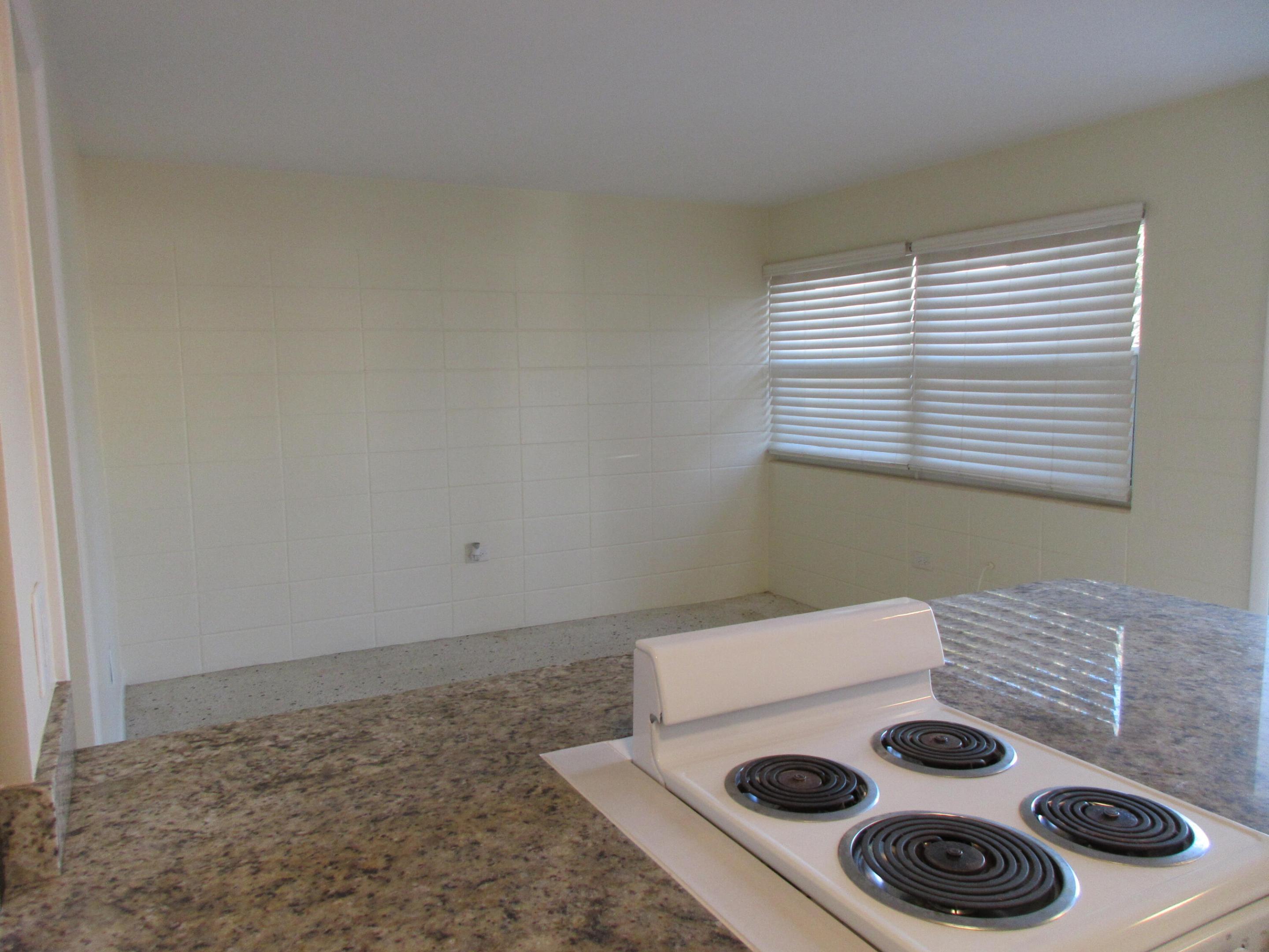 1238 17th Avenue N Unit: 4